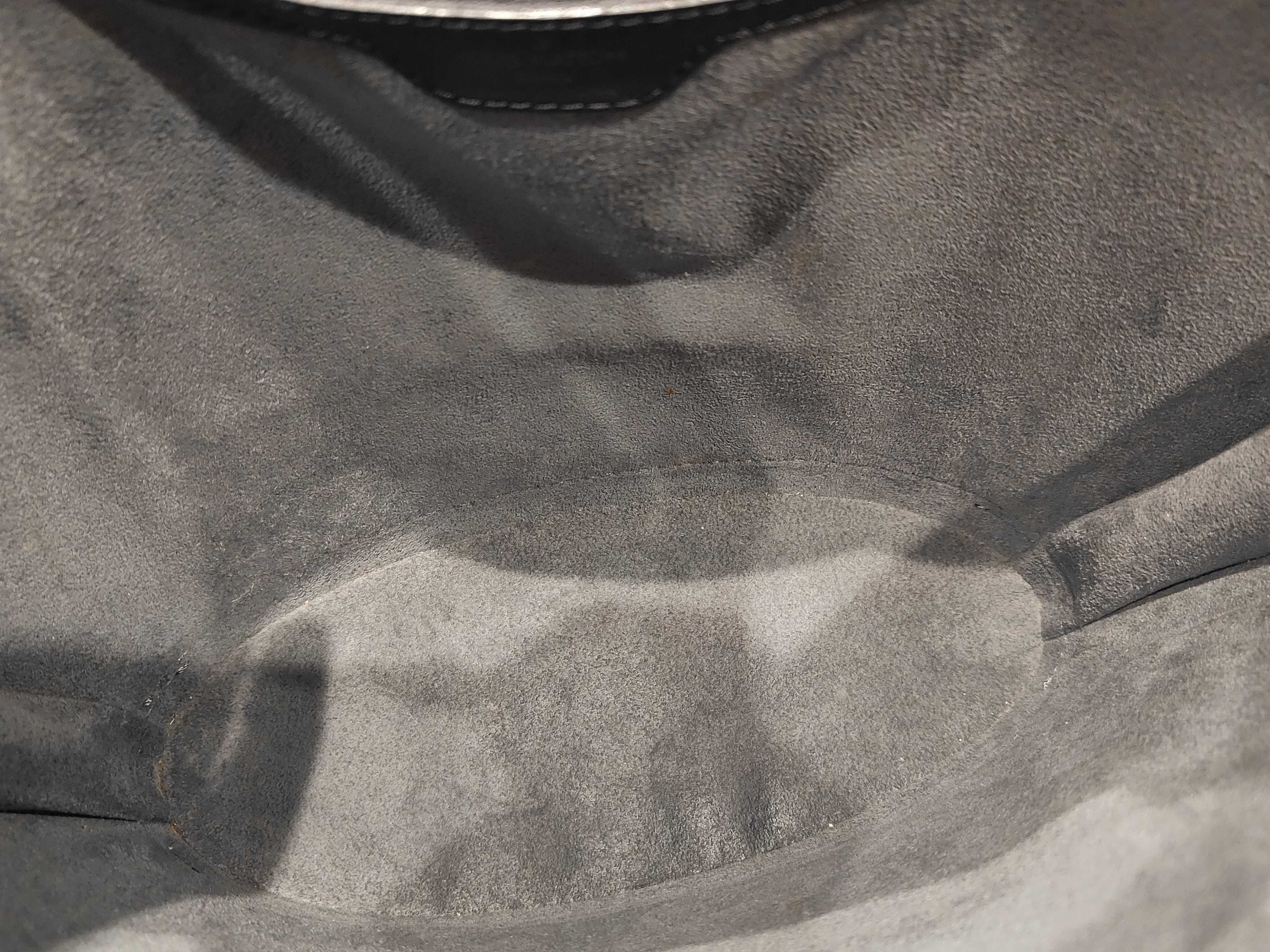 Epi Saint Jacques Handbag Noir Tote Bag — view 10