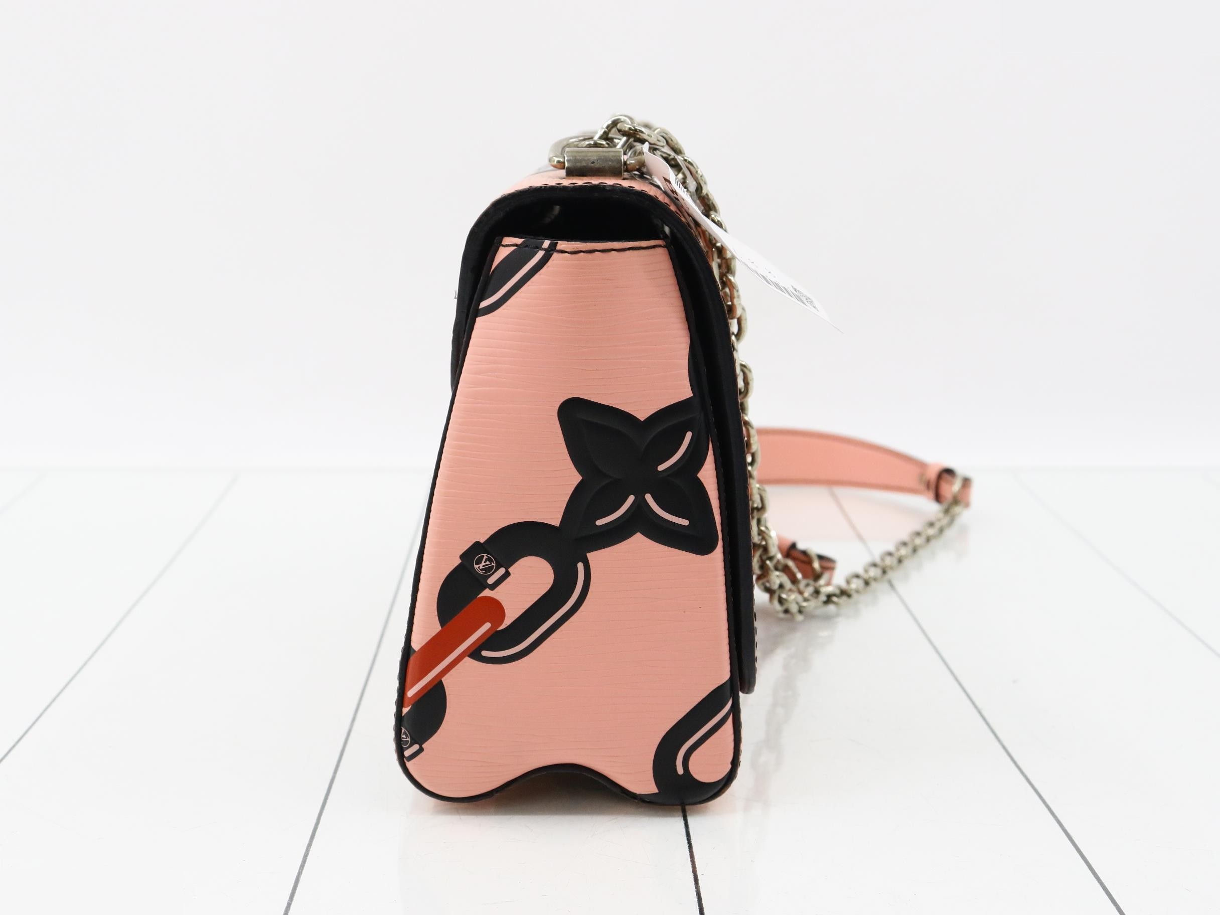 Epi Portefeuille Twist Chain Shoulder Bag — view 4