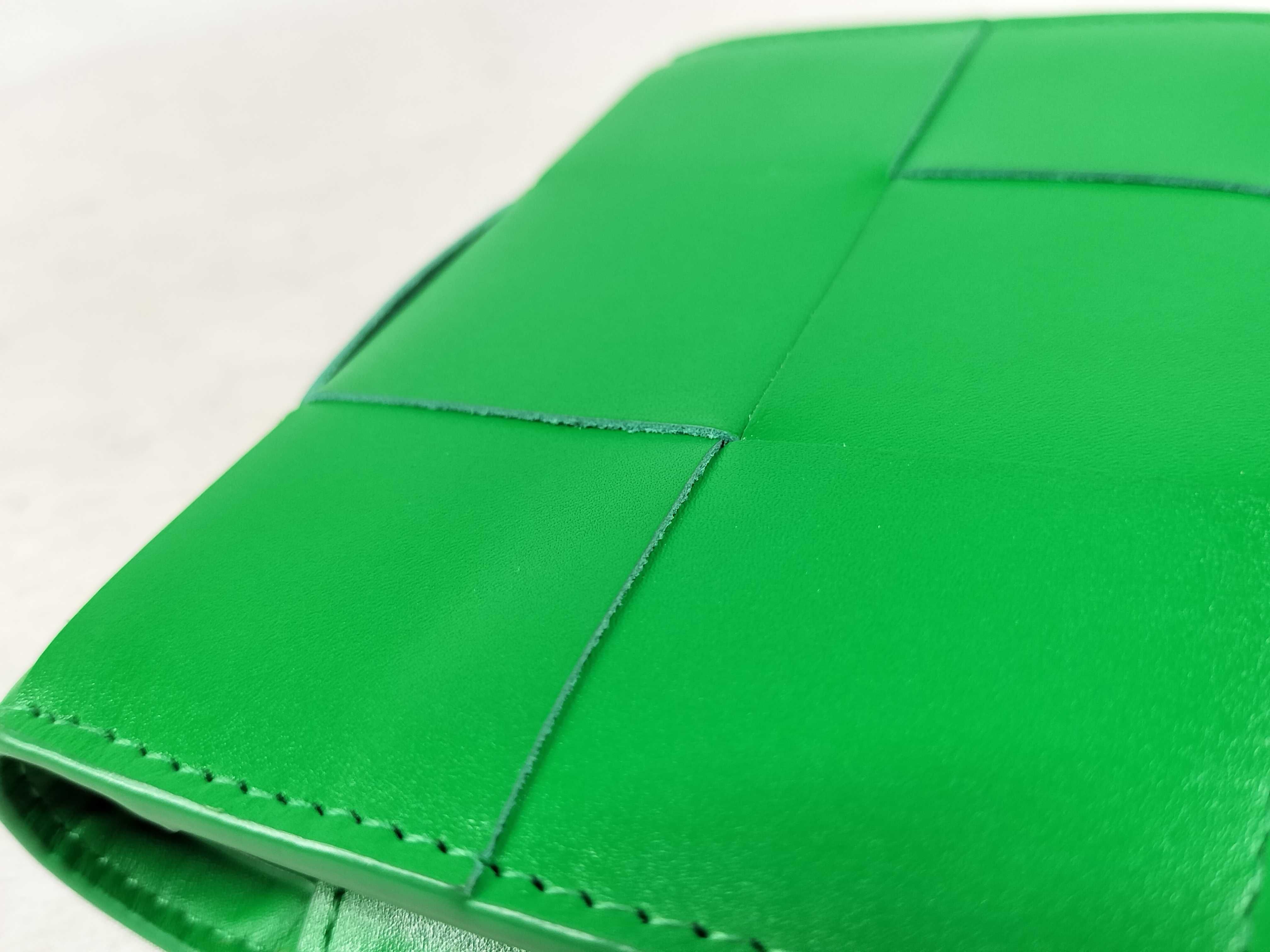 Padded Cassette Wallet, Bi-fold Wallet, Gold Hardware, Green — view 15