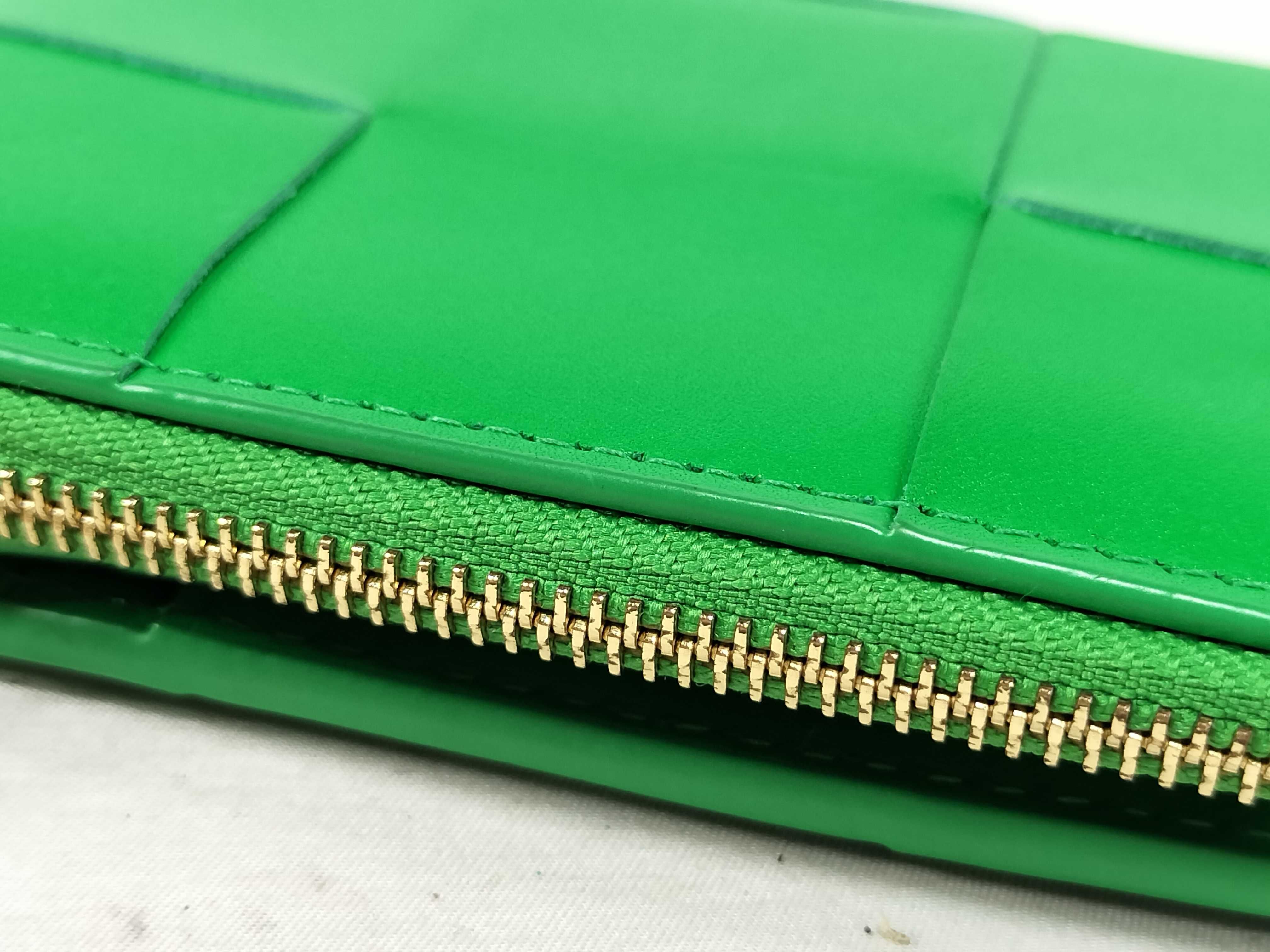 Padded Cassette Wallet, Bi-fold Wallet, Gold Hardware, Green — view 8