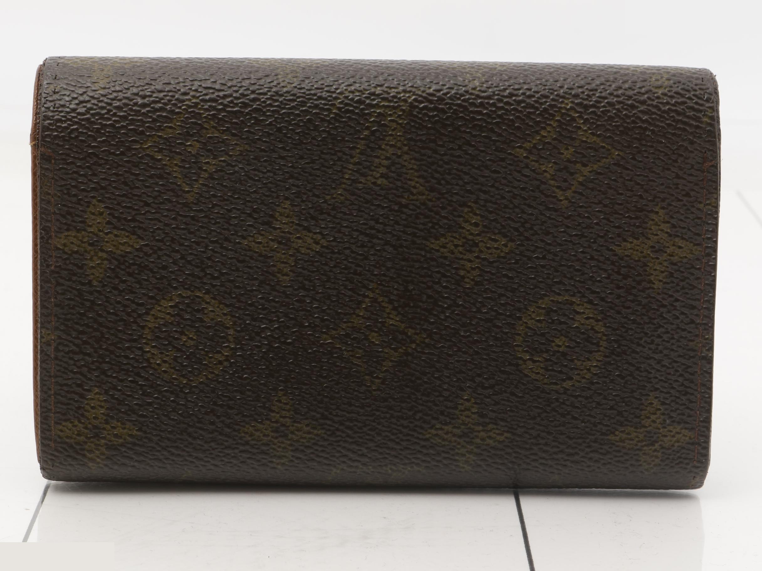 wallet — view 2
