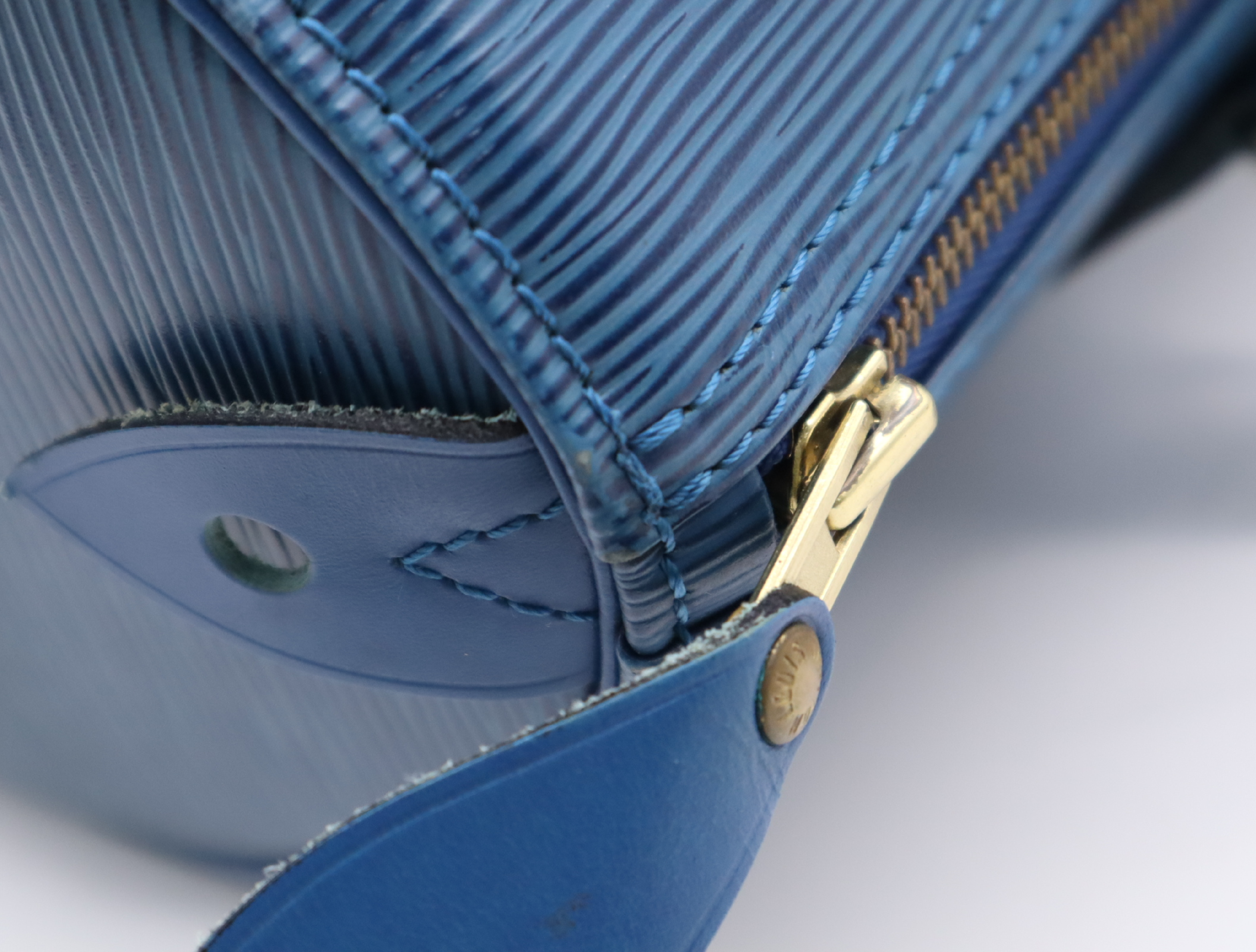 M43005 Epi Speedy 30 Toledo Blue Handbag — view 8