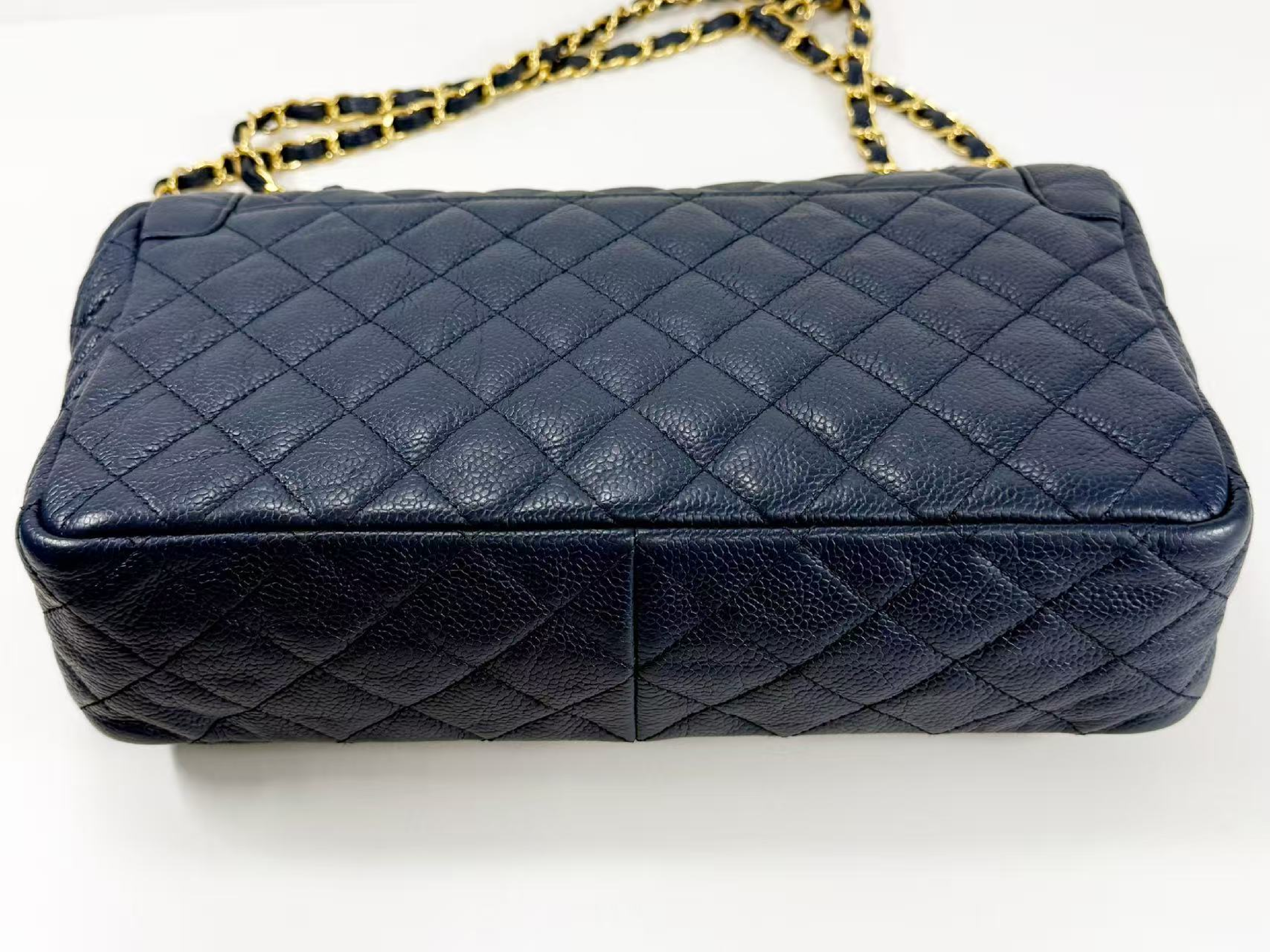 Caviar Skin Matelassé Navy Tanlock Shoulder Bag, W26/H17/D7cm (approx.), serial number in the 21st range, with dust bag, authenticity card, and seal. Gold hardware. Item number 21837786. — view 11