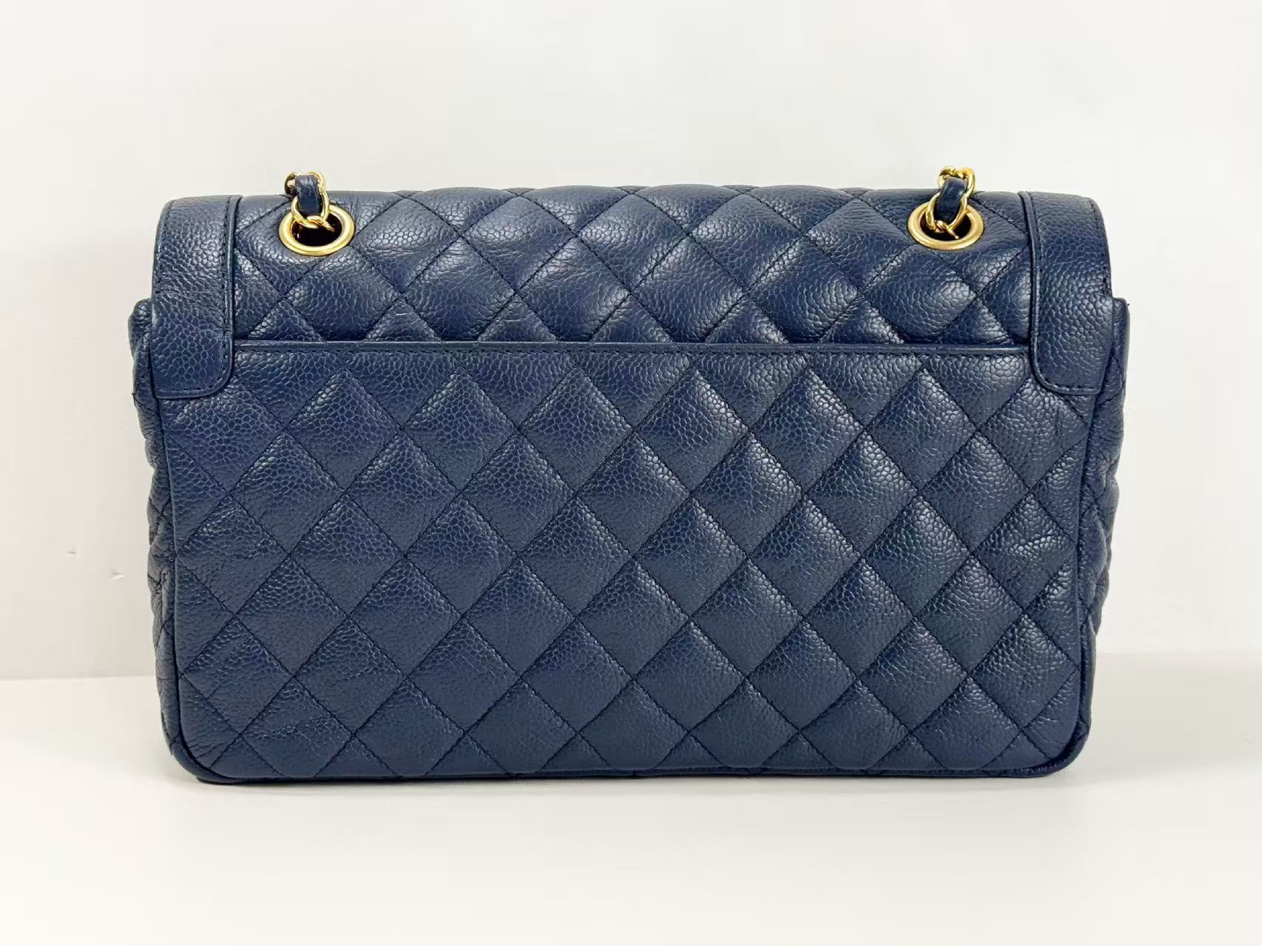 Caviar Skin Matelassé Navy Tanlock Shoulder Bag, W26/H17/D7cm (approx.), serial number in the 21st range, with dust bag, authenticity card, and seal. Gold hardware. Item number 21837786. — view 3