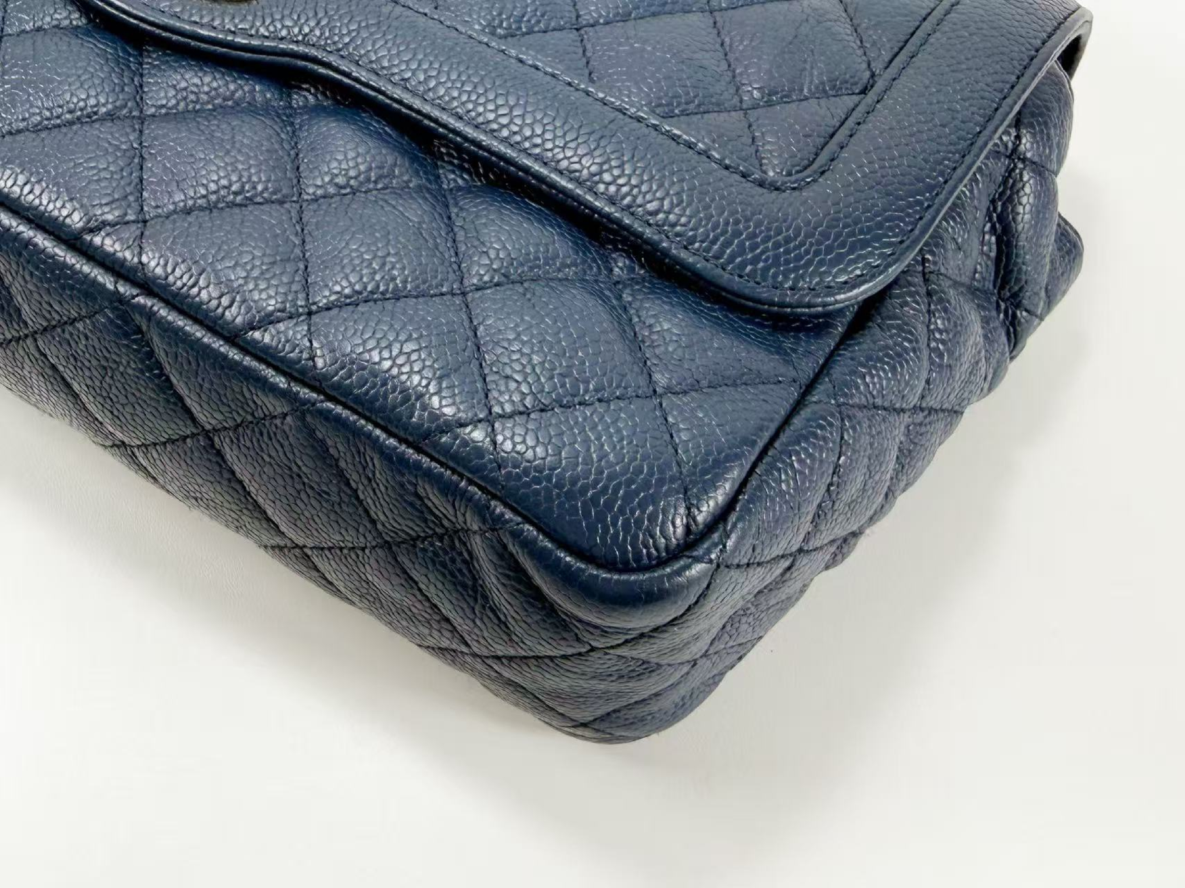Caviar Skin Matelassé Navy Tanlock Shoulder Bag, W26/H17/D7cm (approx.), serial number in the 21st range, with dust bag, authenticity card, and seal. Gold hardware. Item number 21837786. — view 10