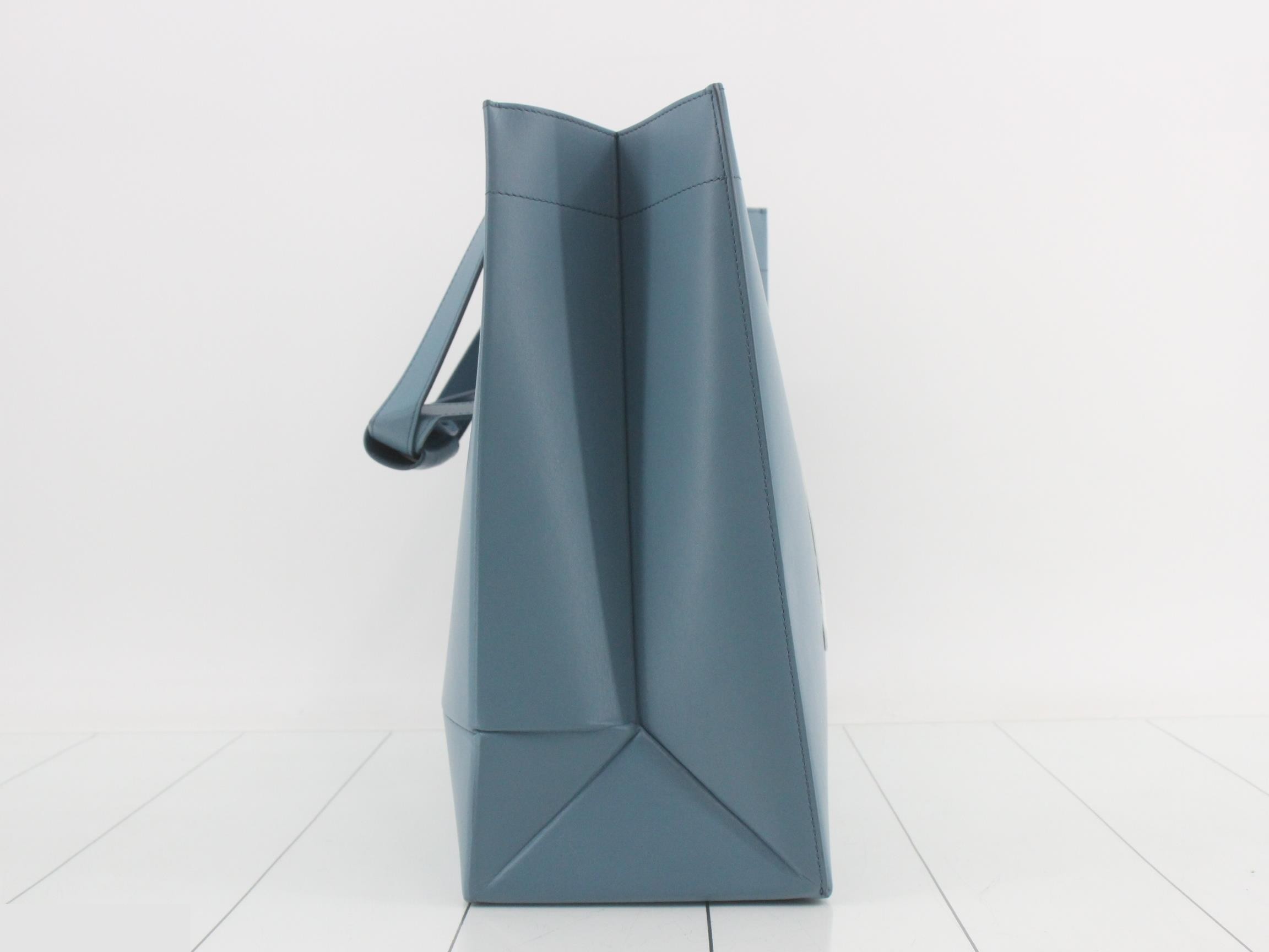 Shawn Stussy collaboration leather tote bag, blue tones. — view 4