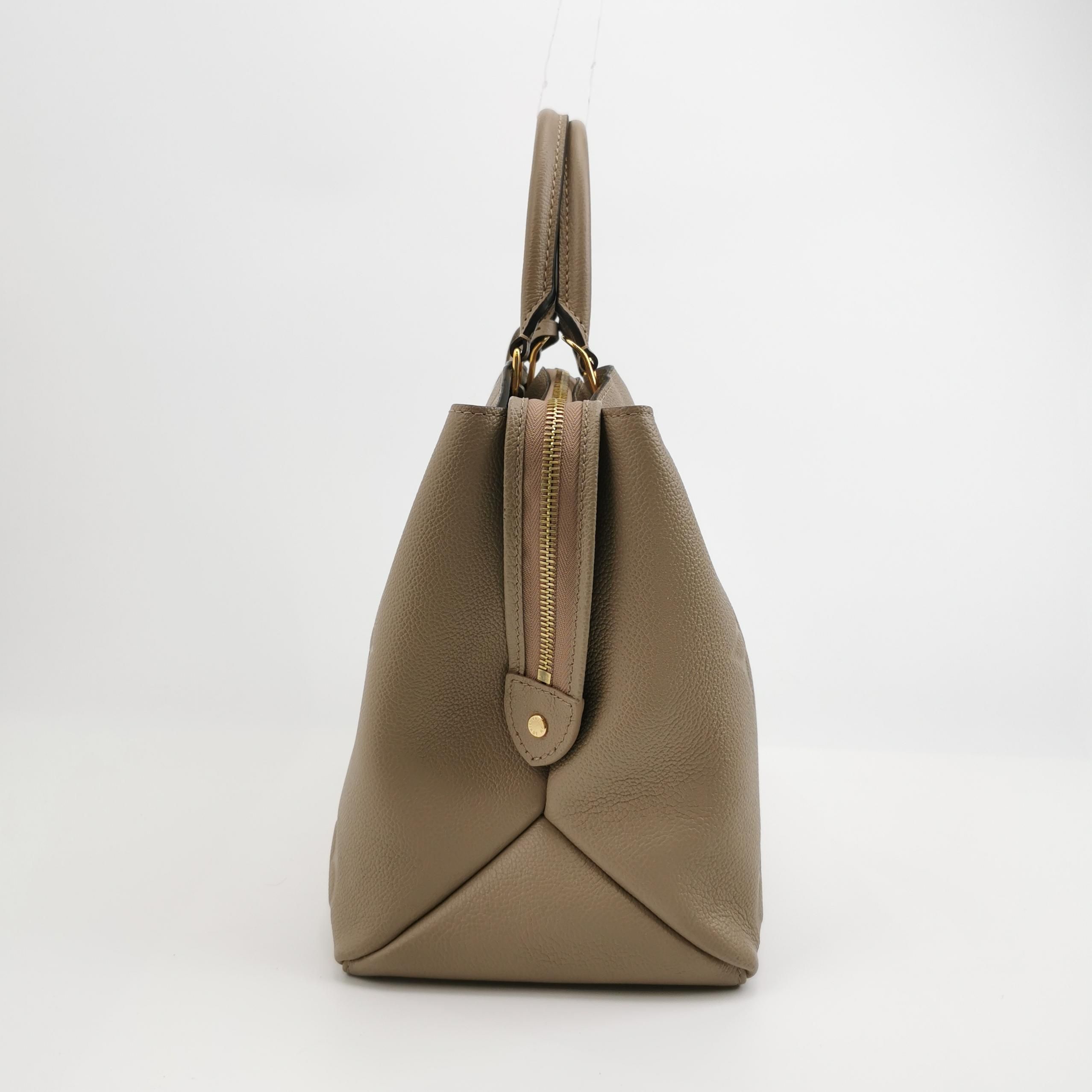 Grand Palais, Empreinte Giant — view 2