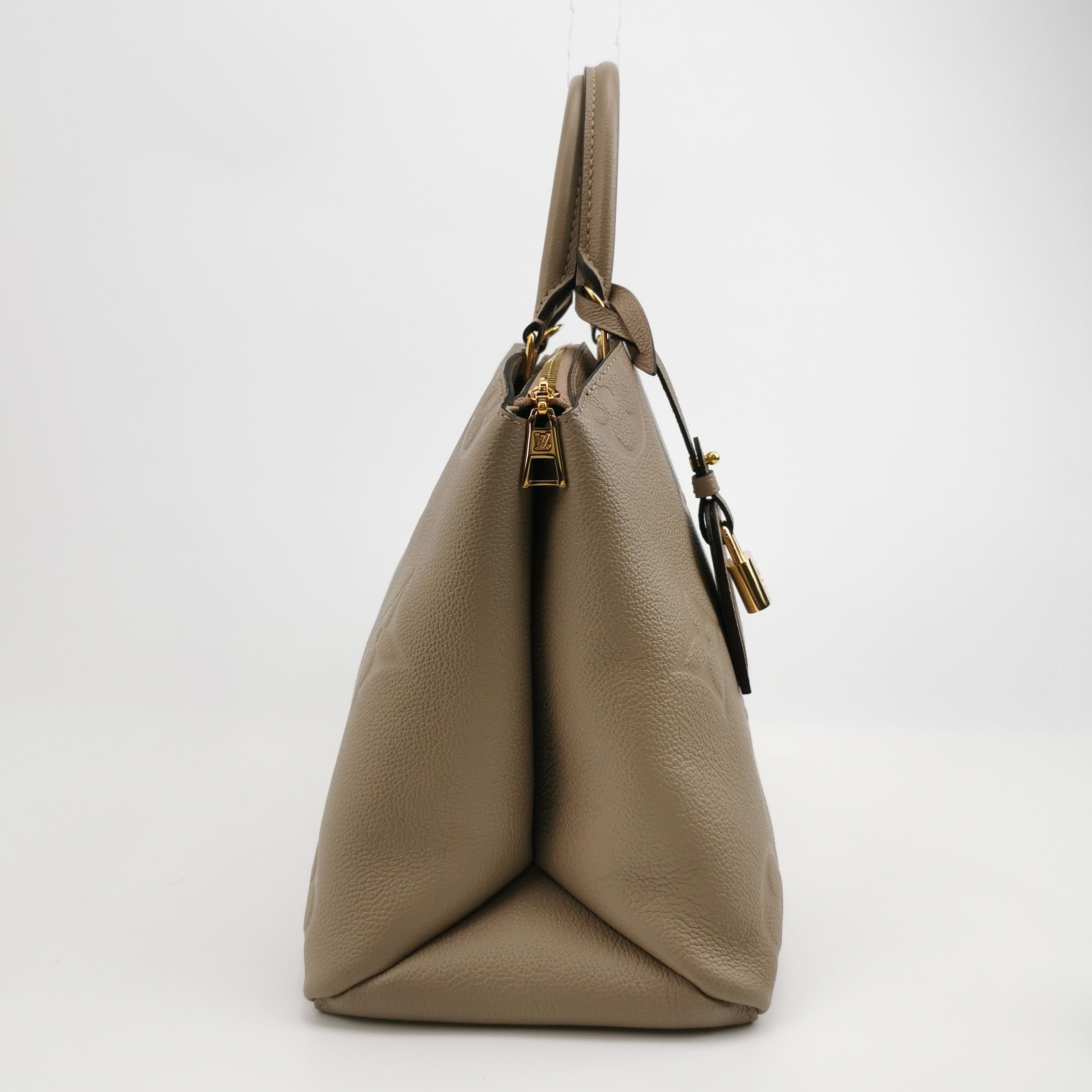 Grand Palais, Empreinte Giant — view 3