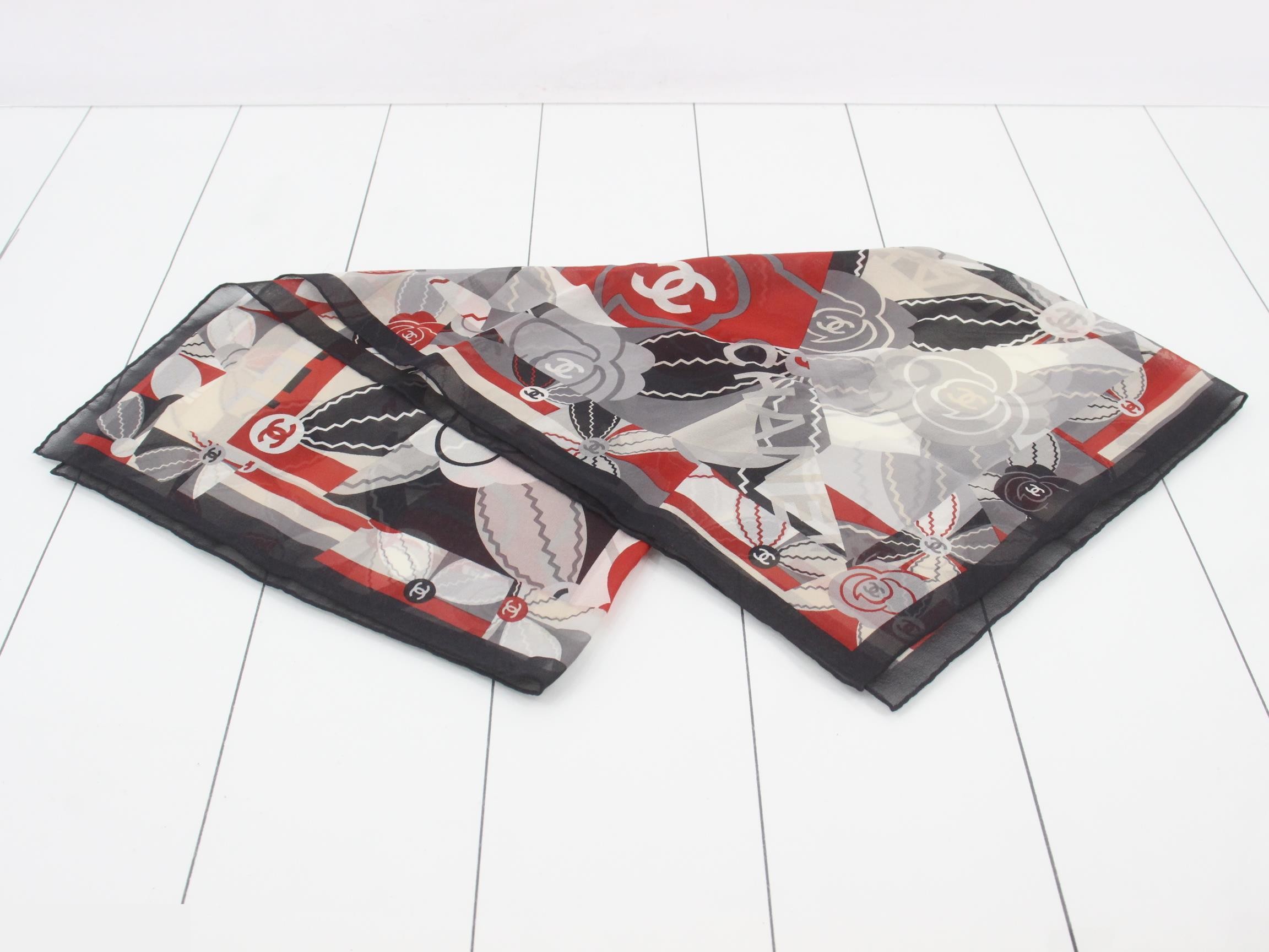 Other lines: Small items, accessories, scarves — view 3