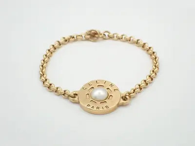 Other lines: Precious metal bracelets and bangles (metal), wrist circumference approximately 17 cm.