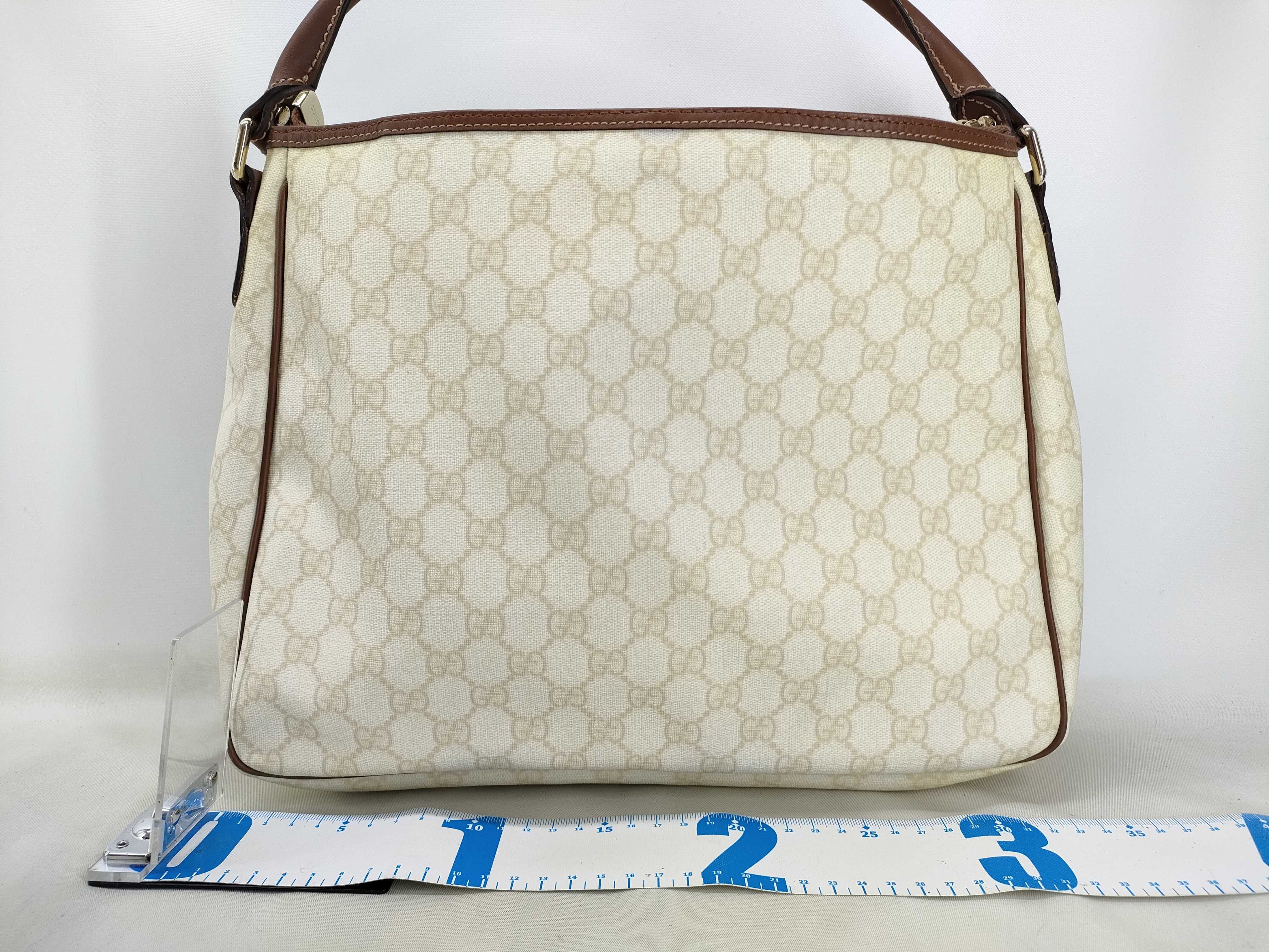 GG Supreme Shoulder Bag — view 2