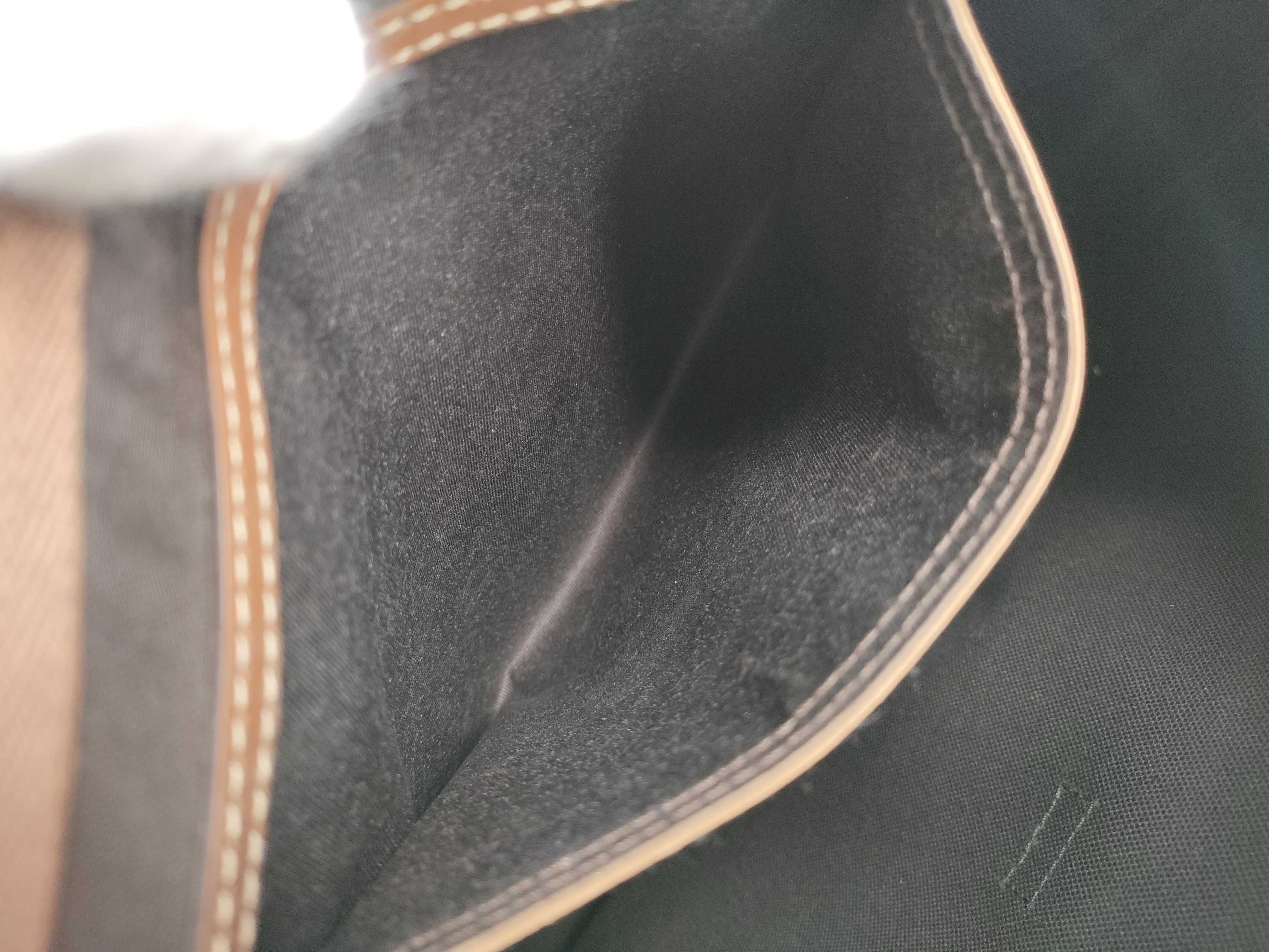 GG Supreme Shoulder Bag — view 11
