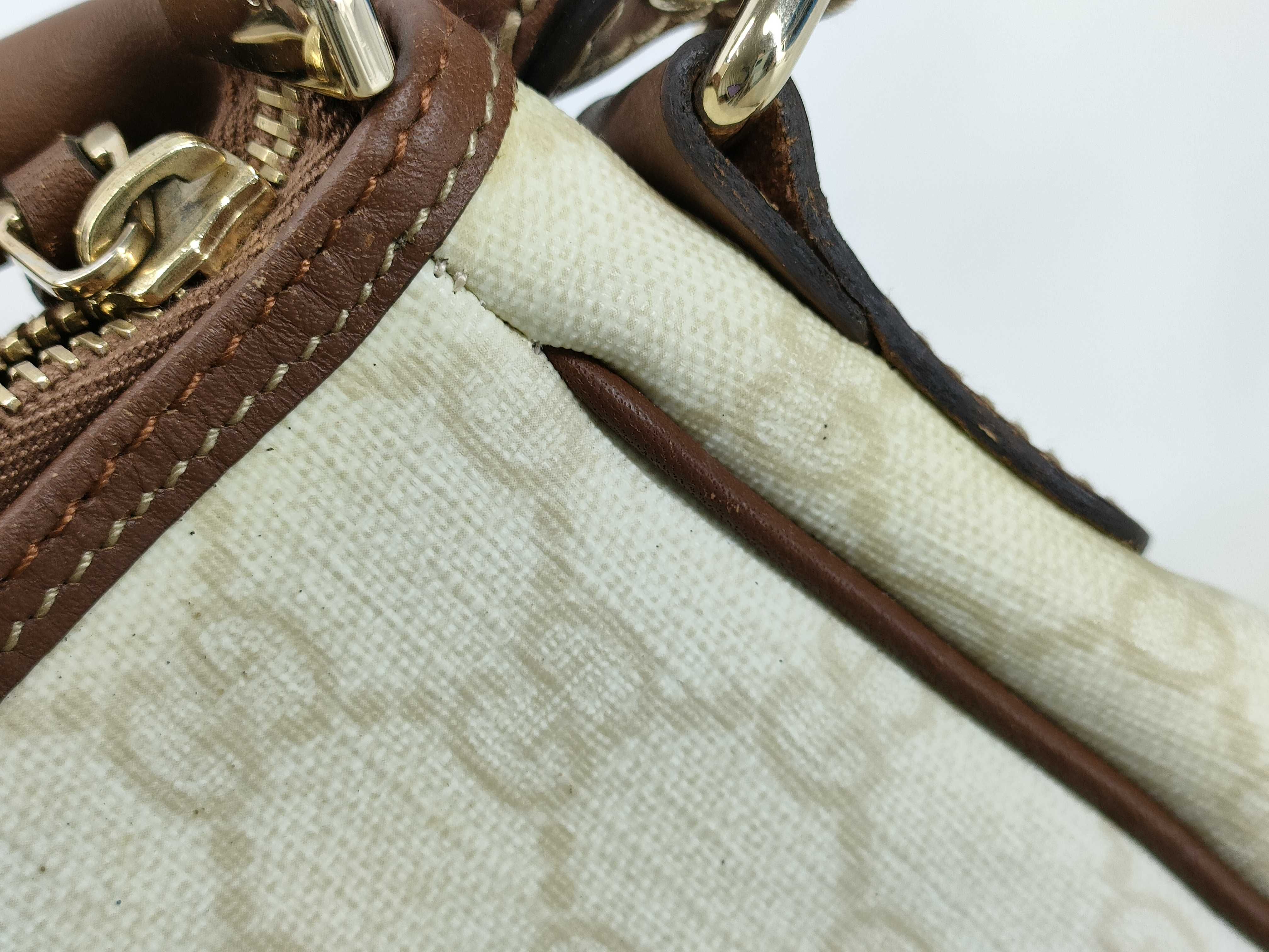GG Supreme Shoulder Bag — view 14