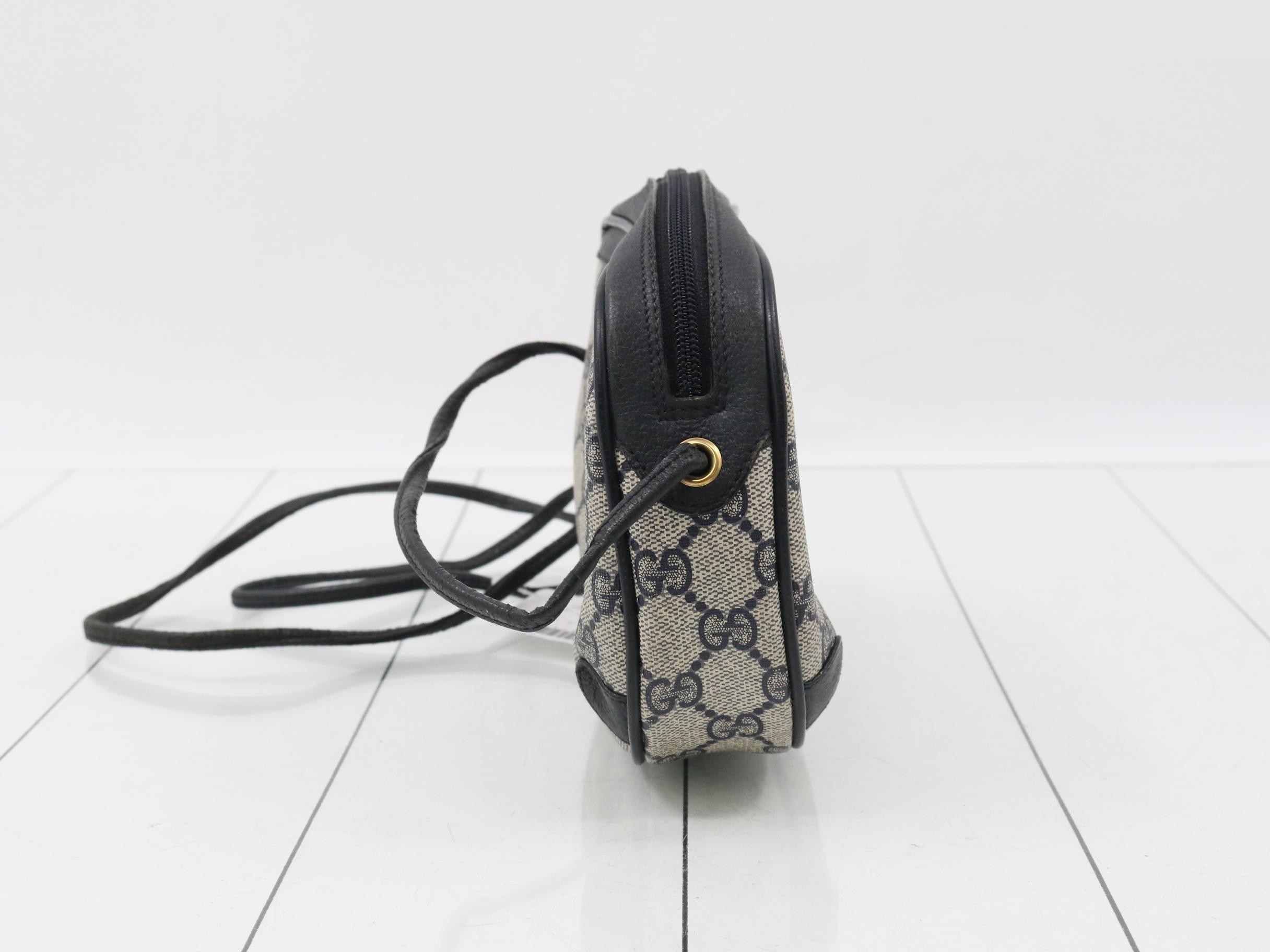 GG Supreme Sherry Shoulder Bag — view 3
