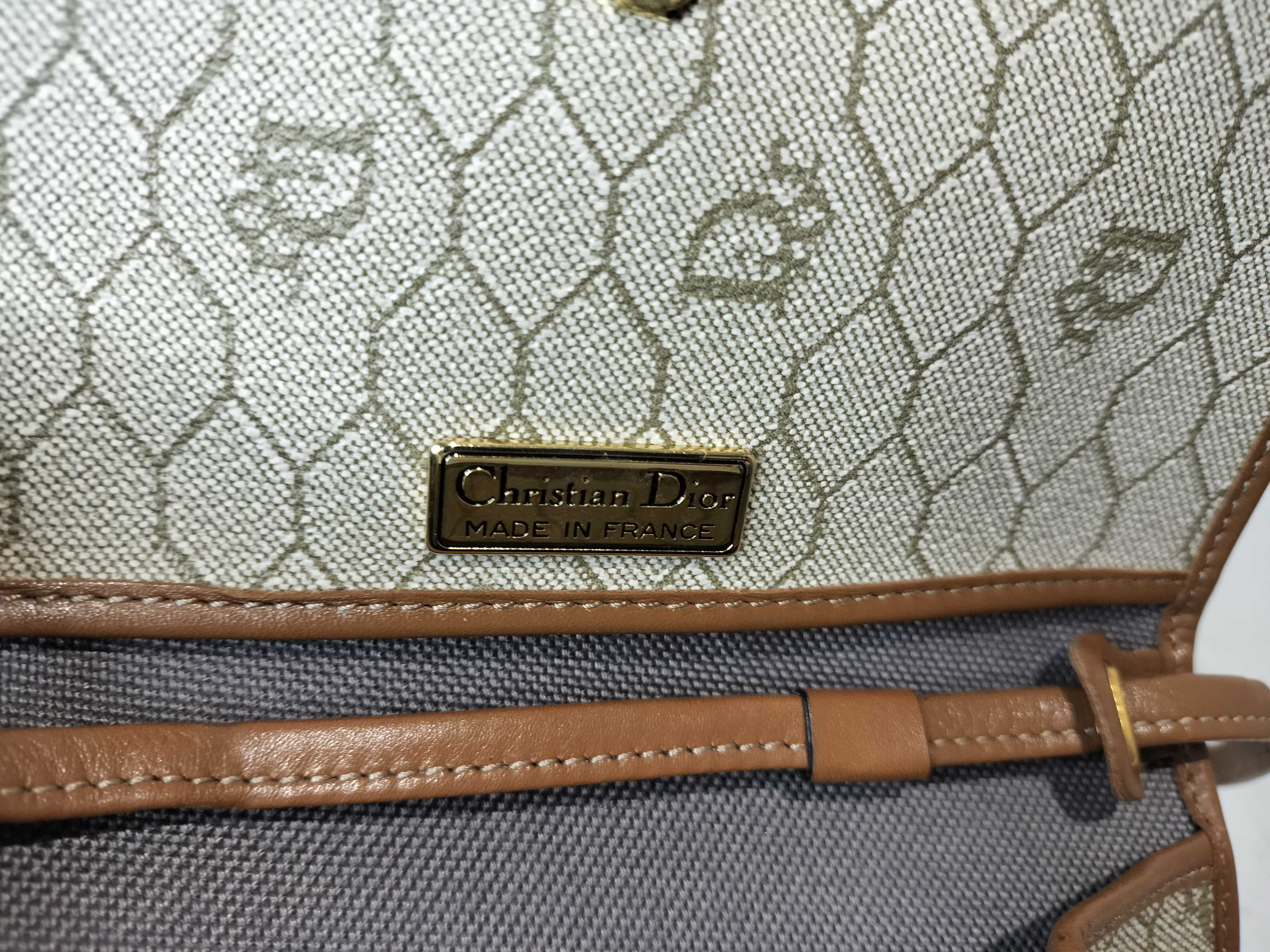 Honeycomb Pattern Pochette Shoulder Bag — view 11