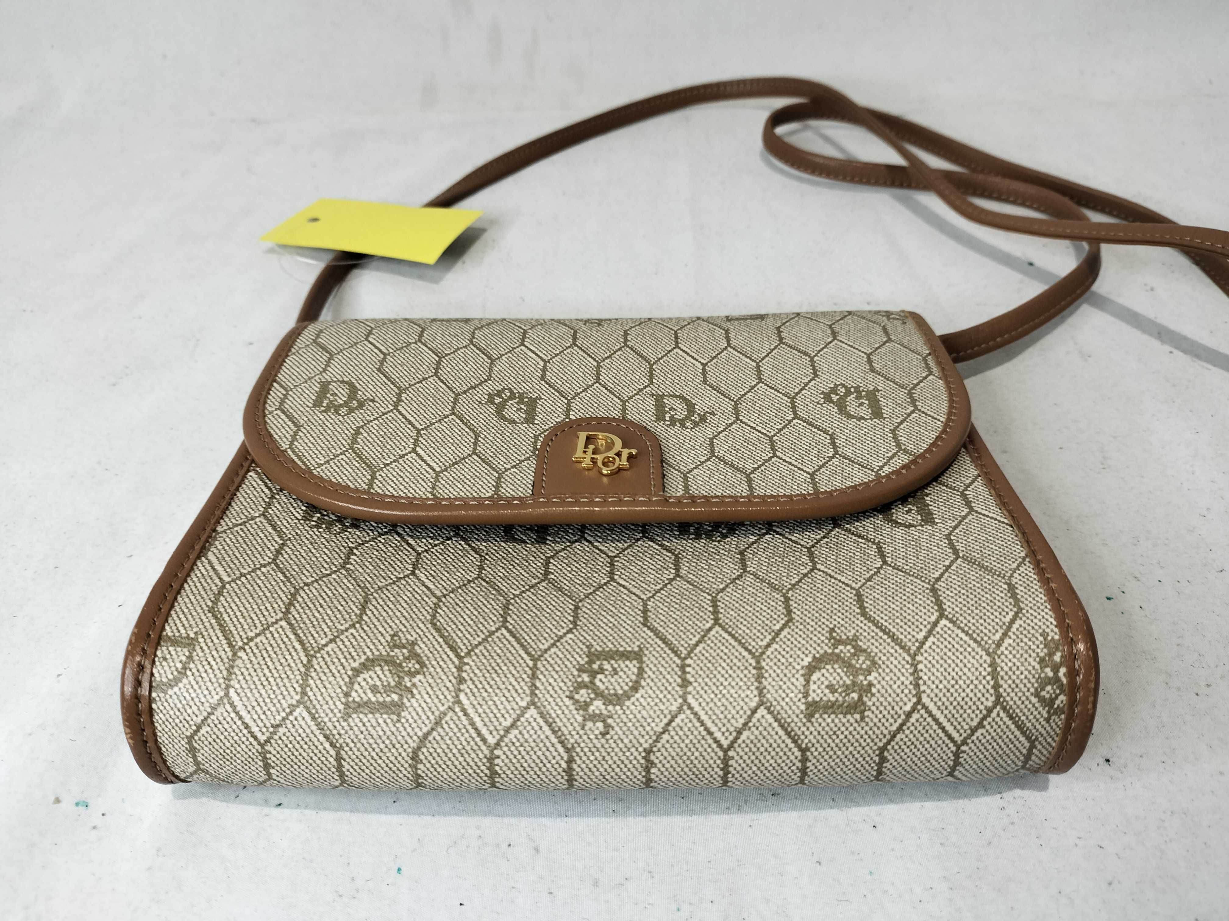 Honeycomb Pattern Pochette Shoulder Bag — view 8