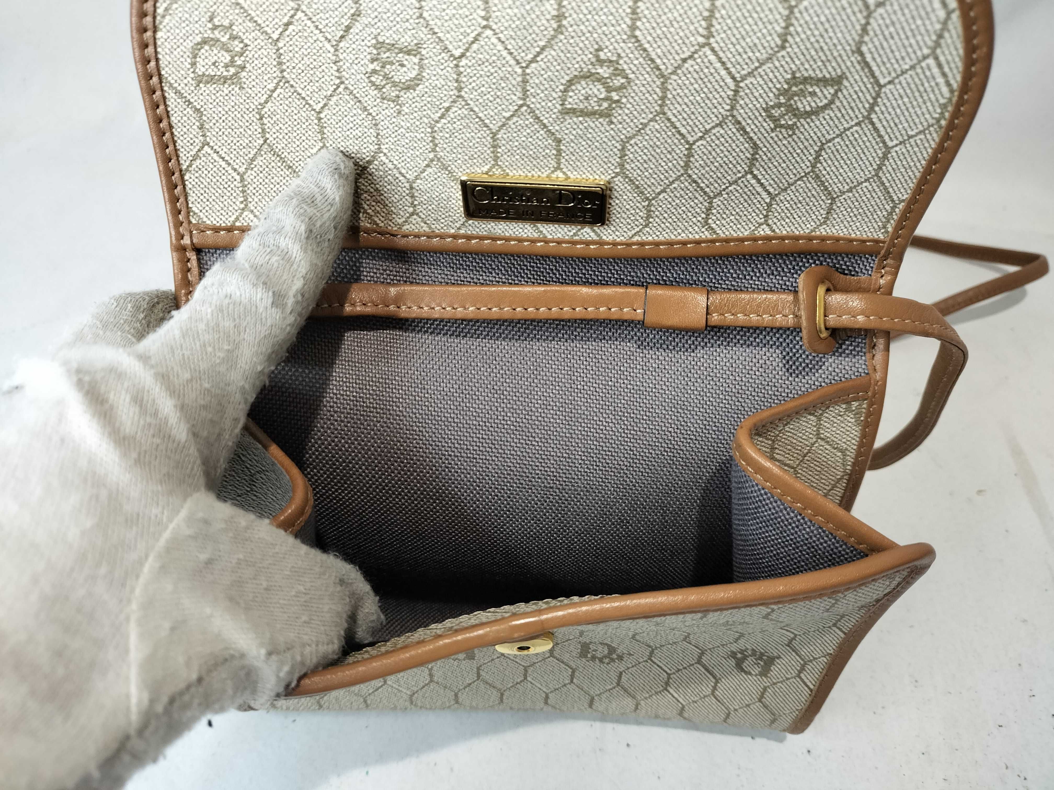 Honeycomb Pattern Pochette Shoulder Bag — view 10