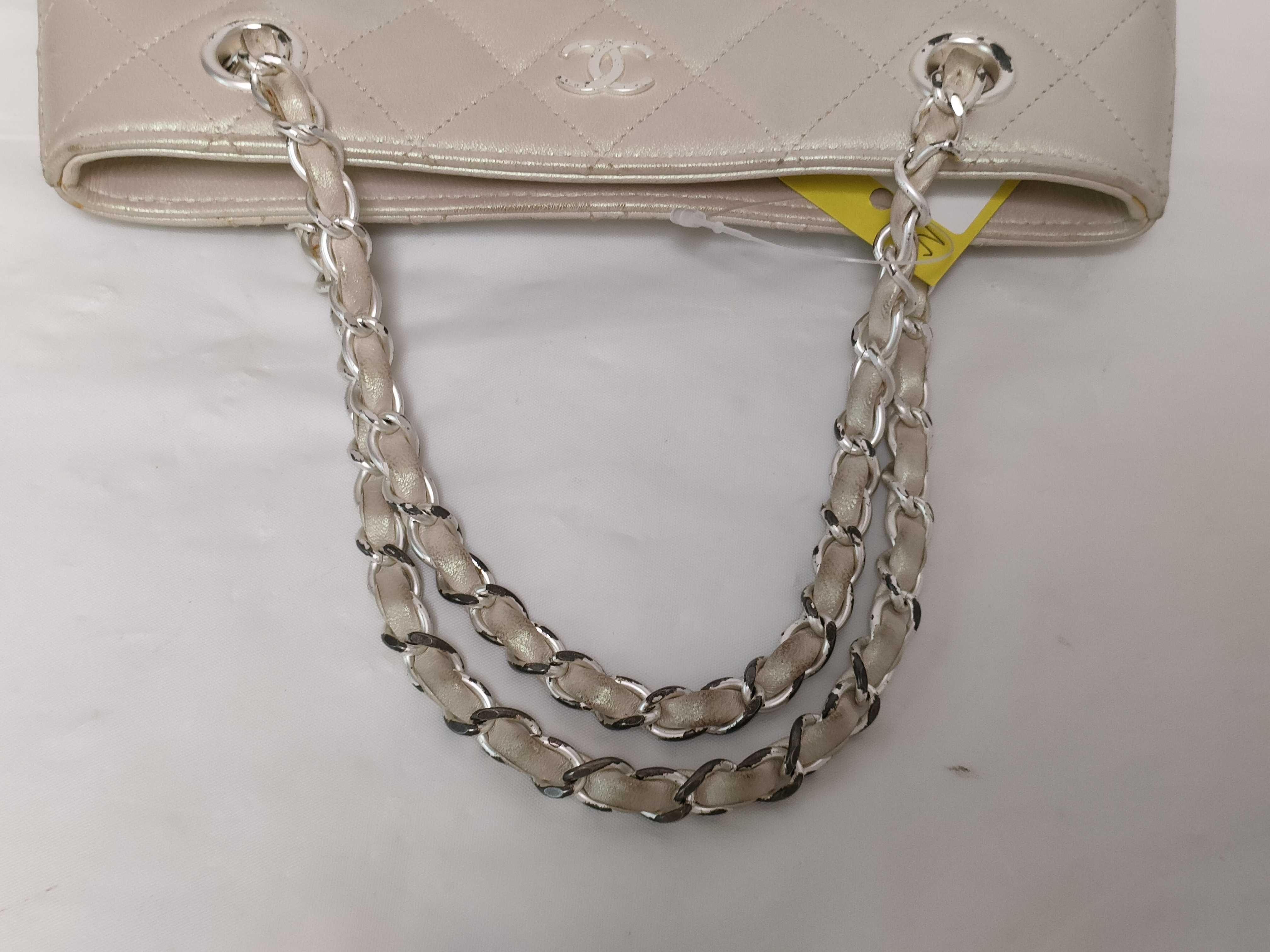 Calfskin Matelassé Chain Handbag Coco — view 3