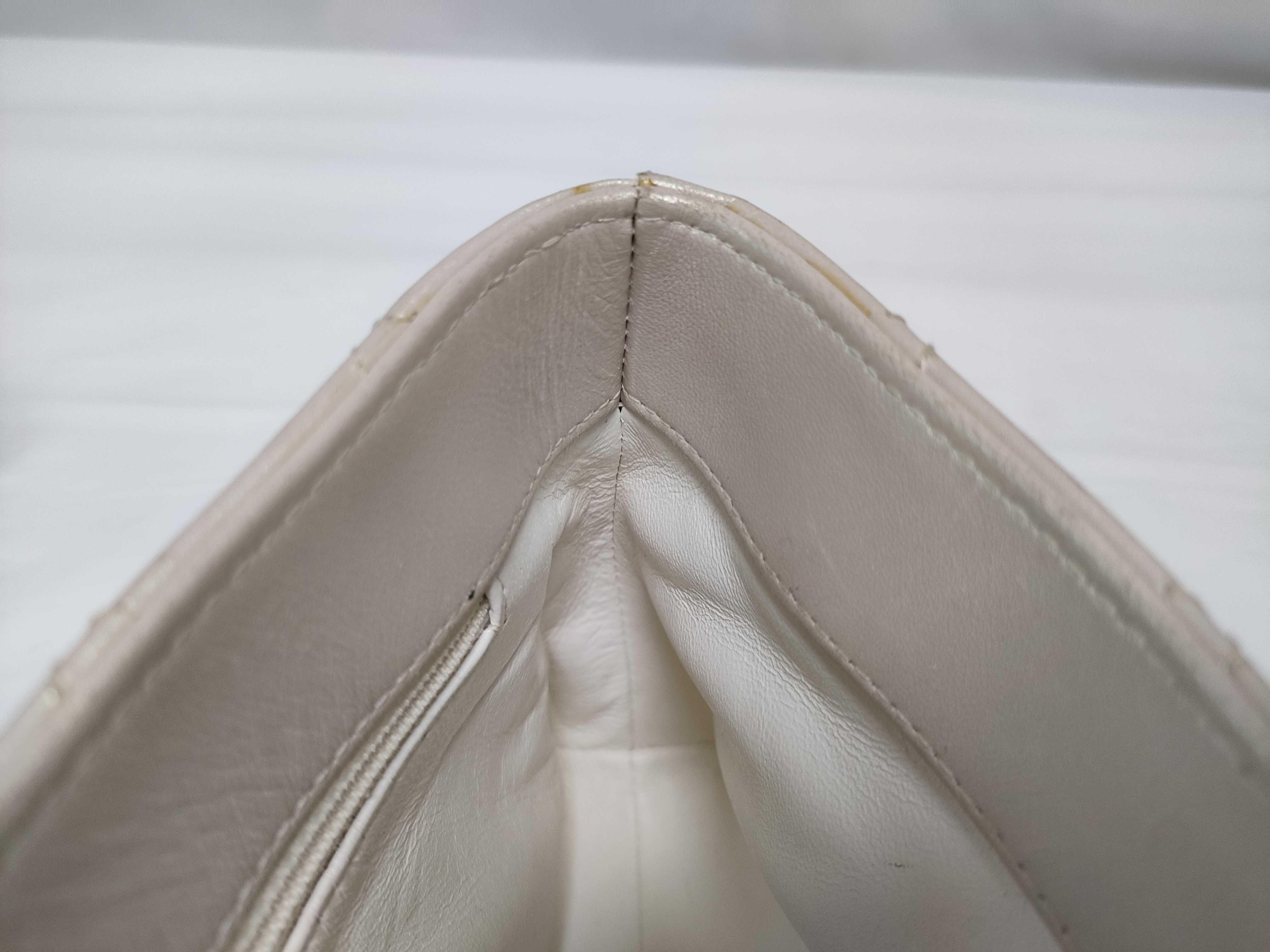 Calfskin Matelassé Chain Handbag Coco — view 8