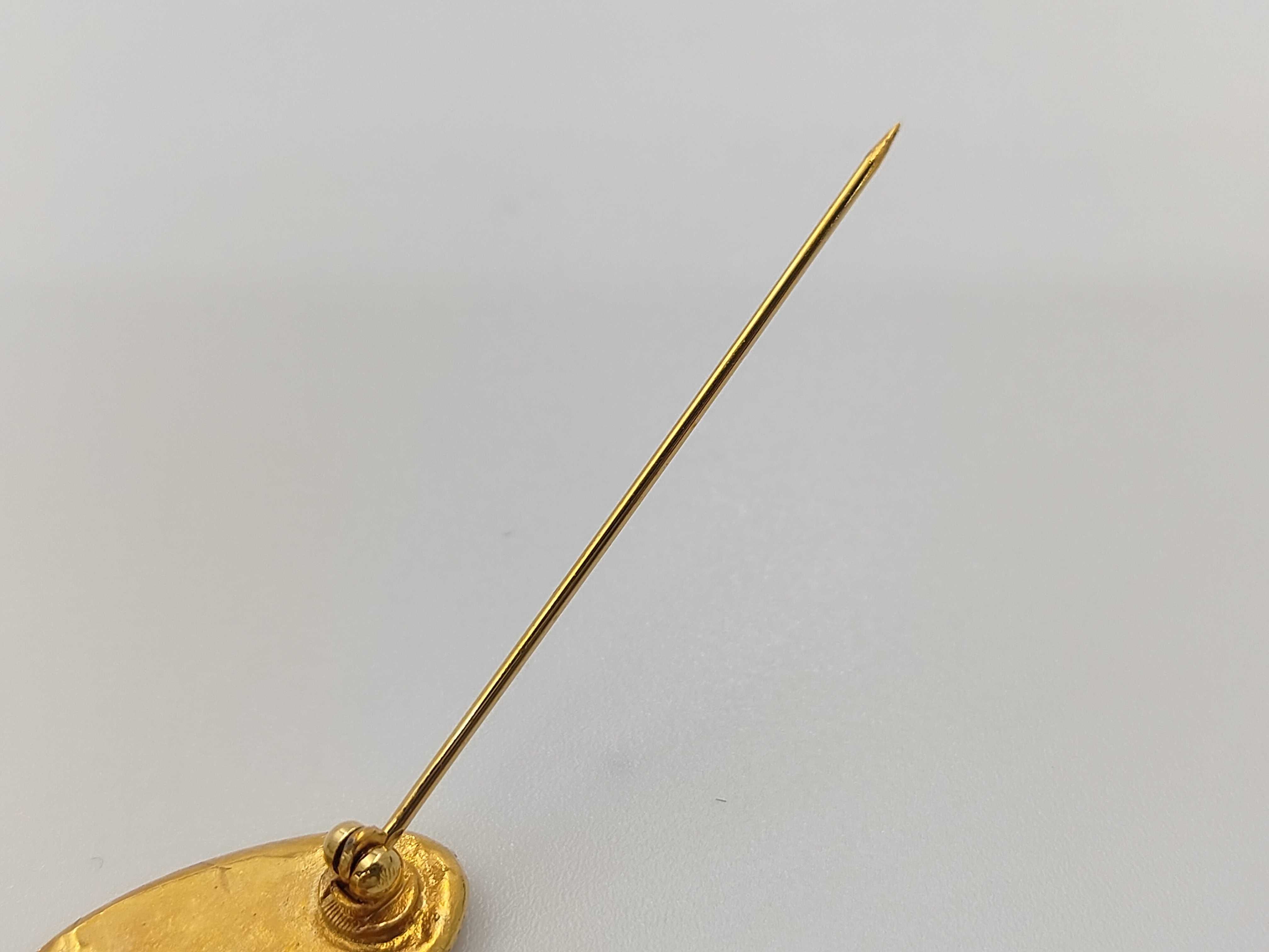 Coco Mark 29 Brooch GP Gold Scratch Brooch — view 3