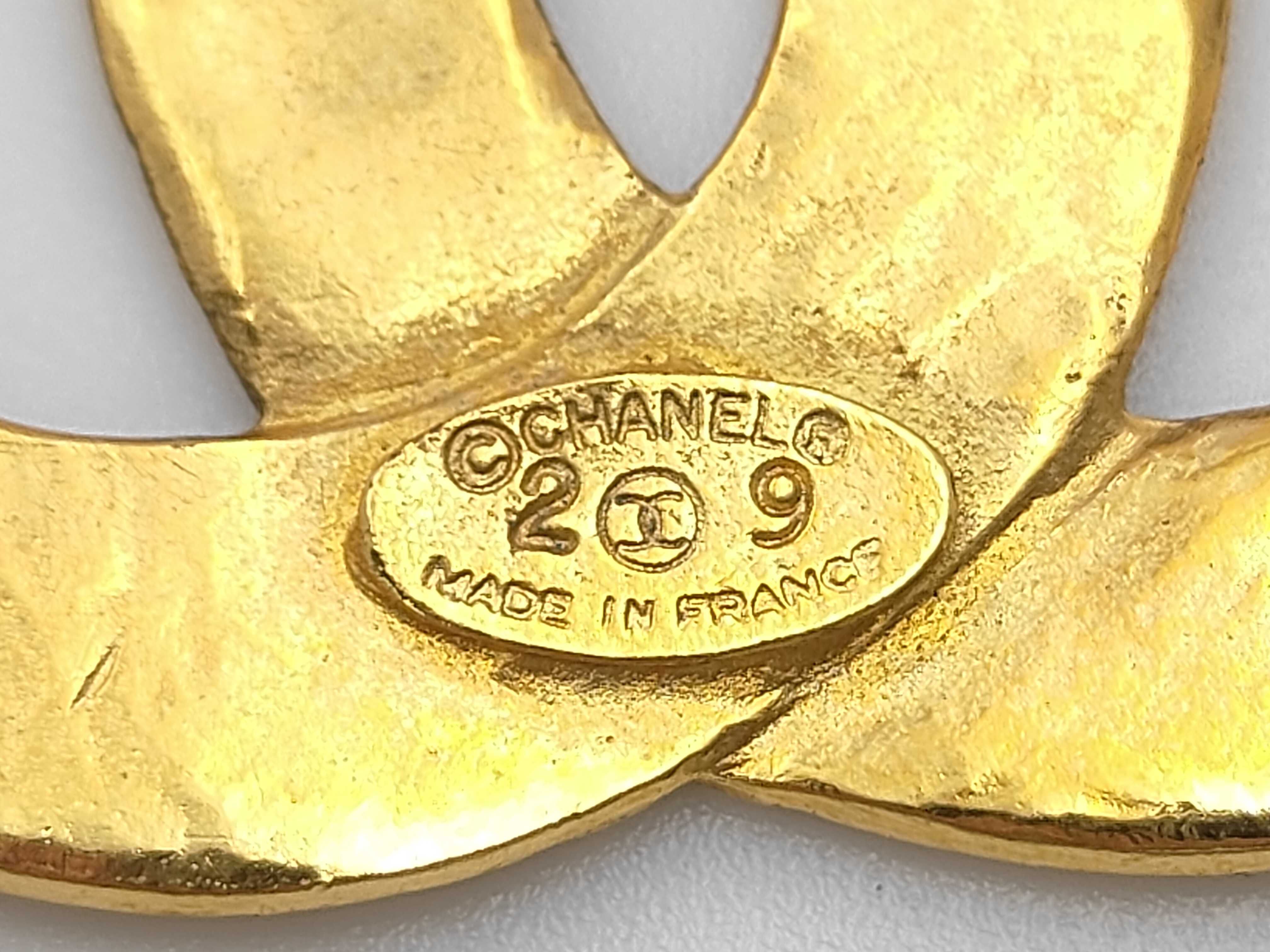 Coco Mark 29 Brooch GP Gold Scratch Brooch — view 6