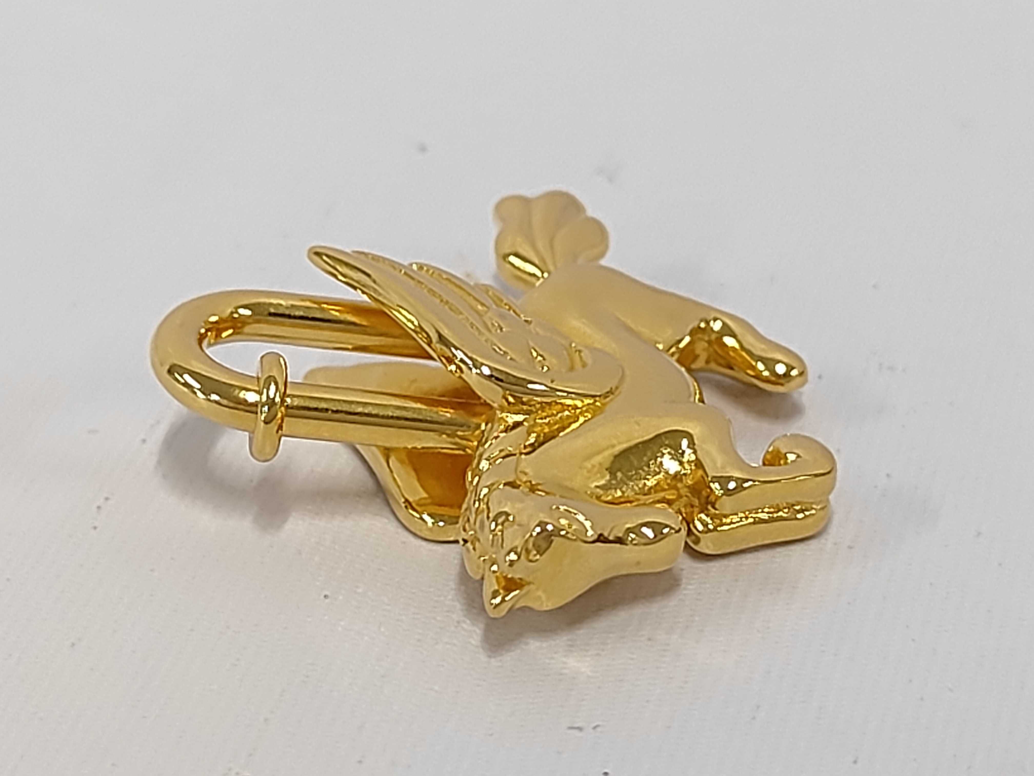 Pegasus Cadena Gold Charm and other accessories — view 4