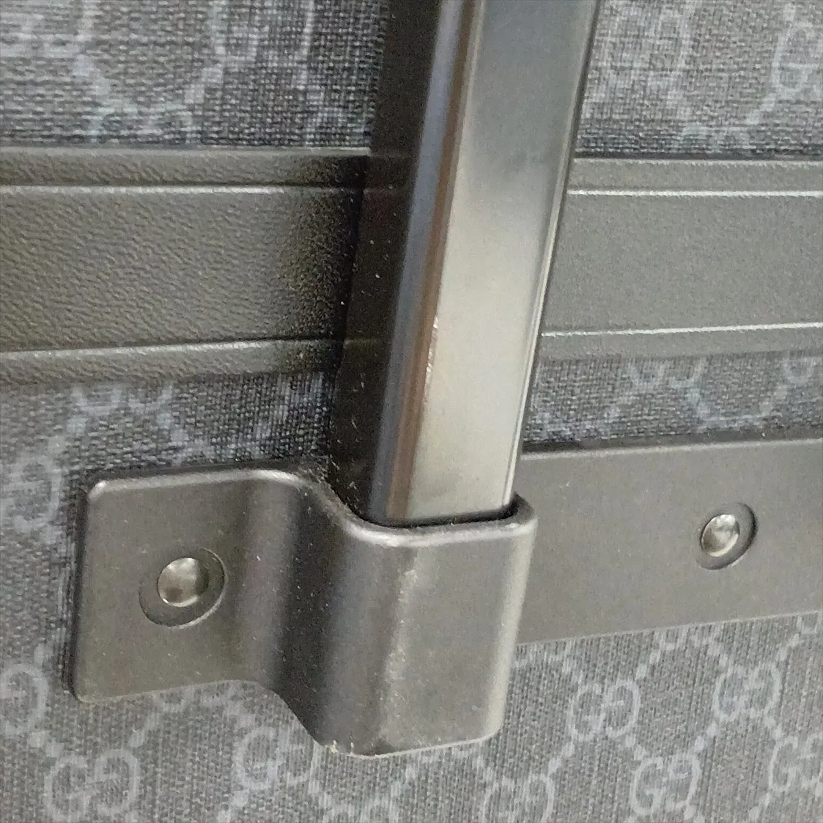 [Individually packaged] Gucci x Globe-Trotter GG Supreme PVC x Leather x Studs Carry Case Black 533621 — view 12