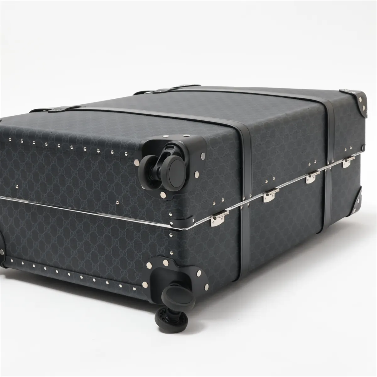[Individually packaged] Gucci x Globe-Trotter GG Supreme PVC x Leather x Studs Carry Case Black 533621 — view 3