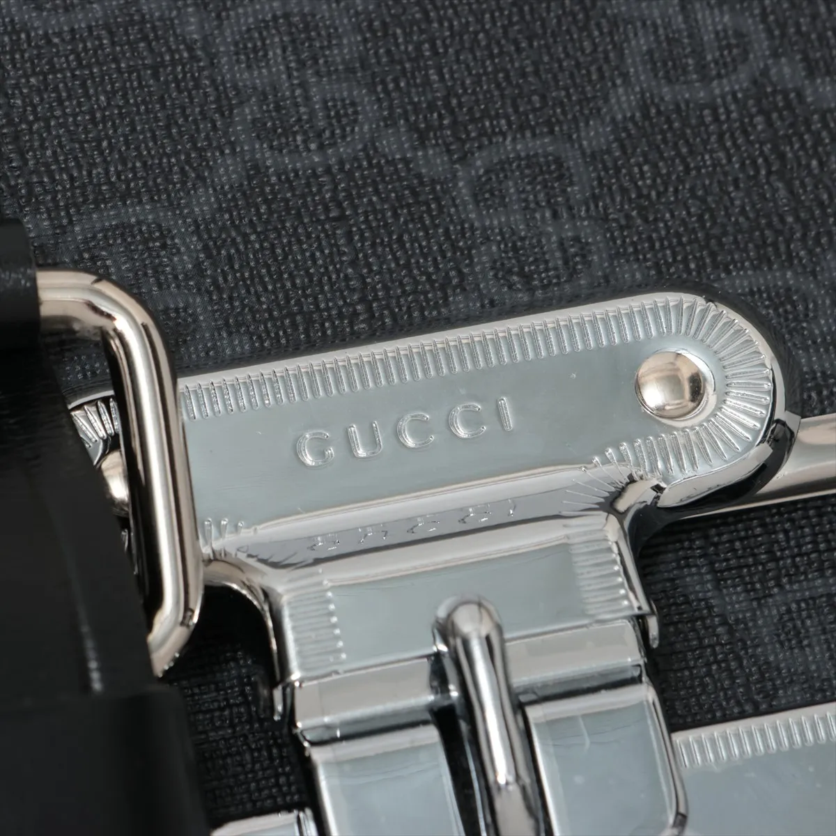 [Individually packaged] Gucci x Globe-Trotter GG Supreme PVC x Leather x Studs Carry Case Black 533621 — view 7