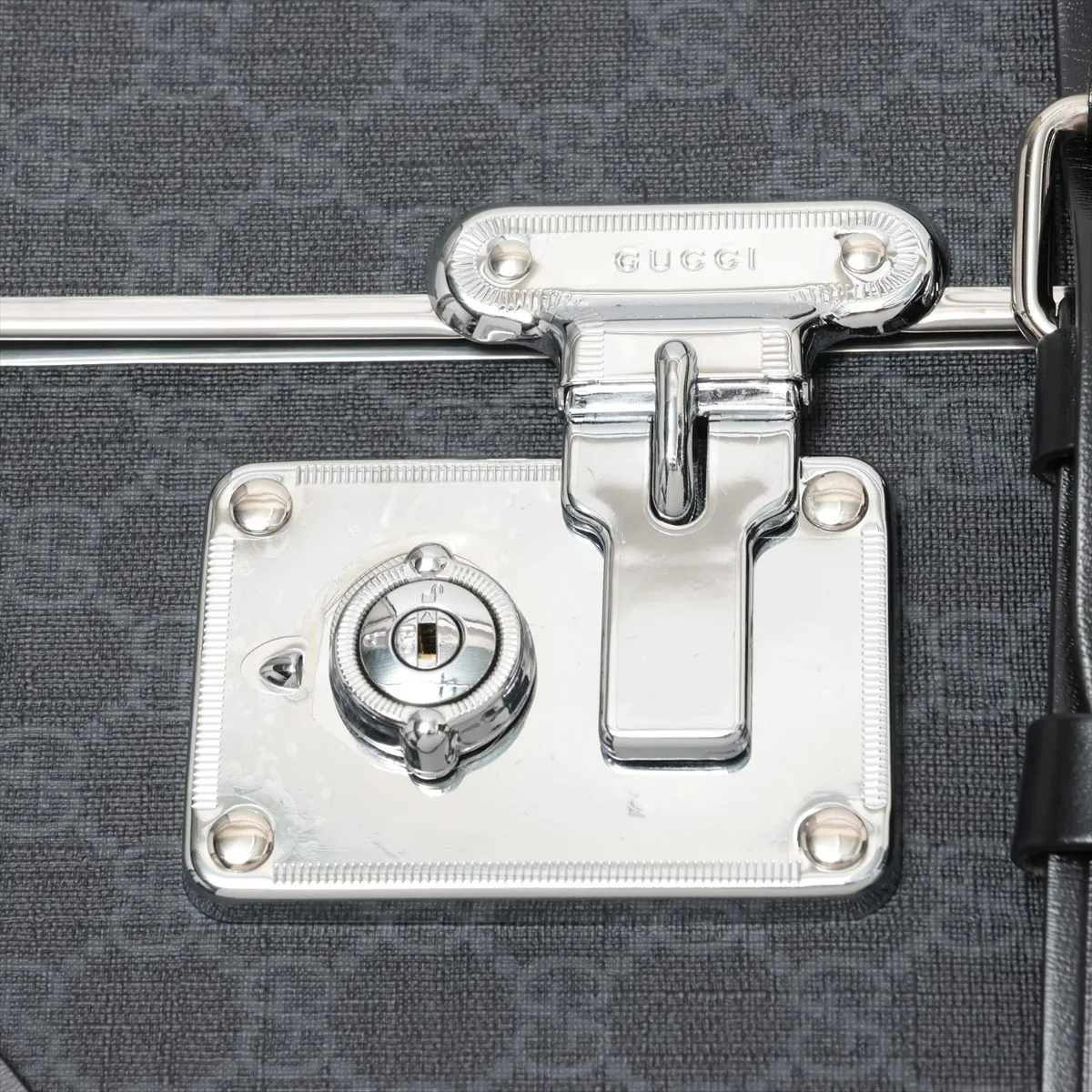 [Individually packaged] Gucci x Globe-Trotter GG Supreme PVC x Leather x Studs Carry Case Black 533621 — view 9