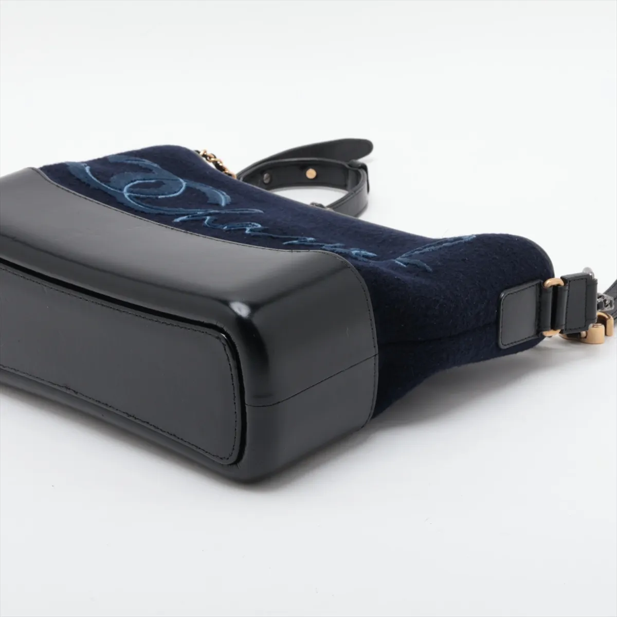 Gabrielle de Chanel wool x leather chain shoulder bag, navy x black, gold x silver hardware, item number 26149731, serial number in the 26 range. — view 3