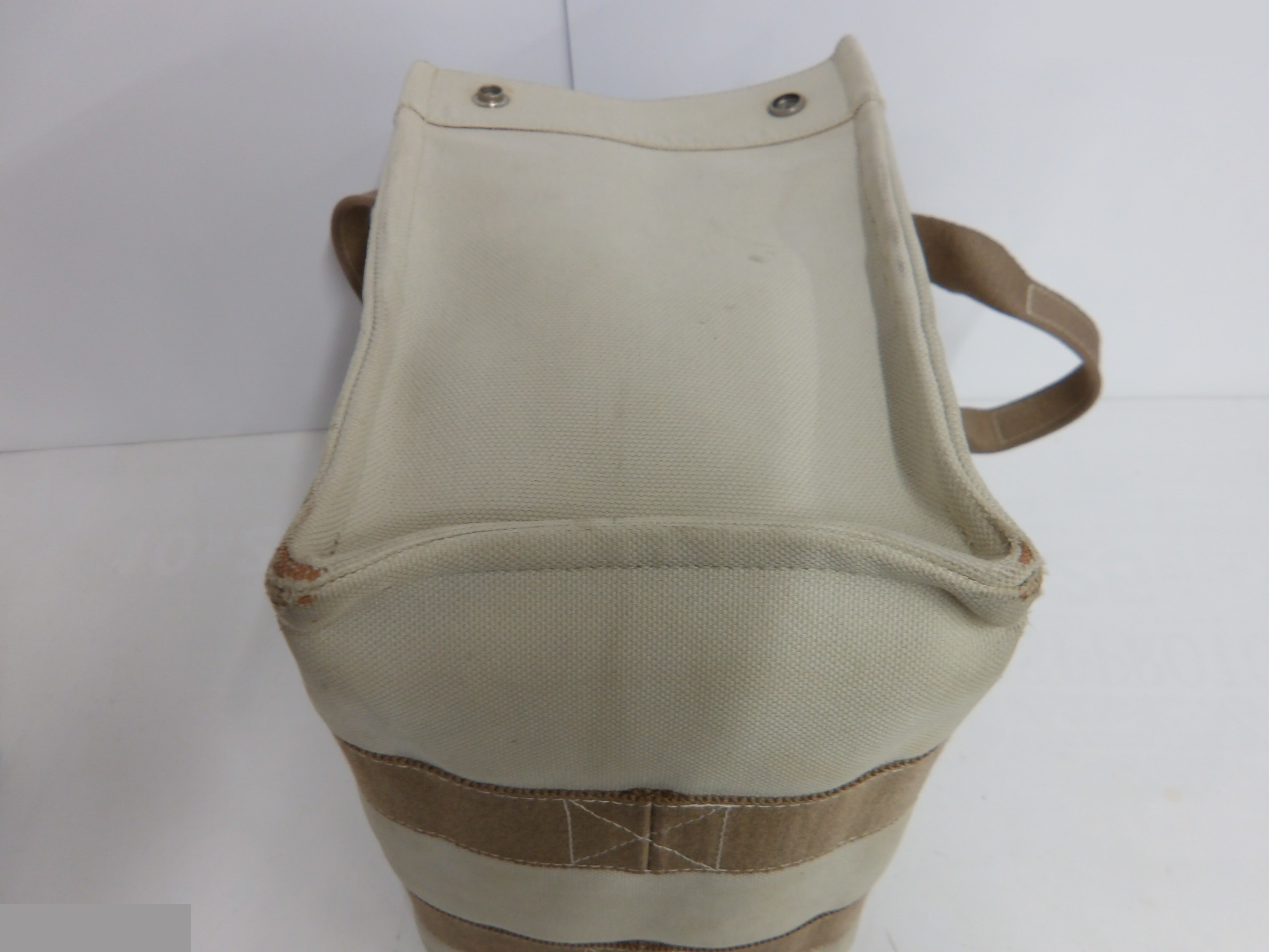 Coquillage PM Tote Bag with Pouch — view 10