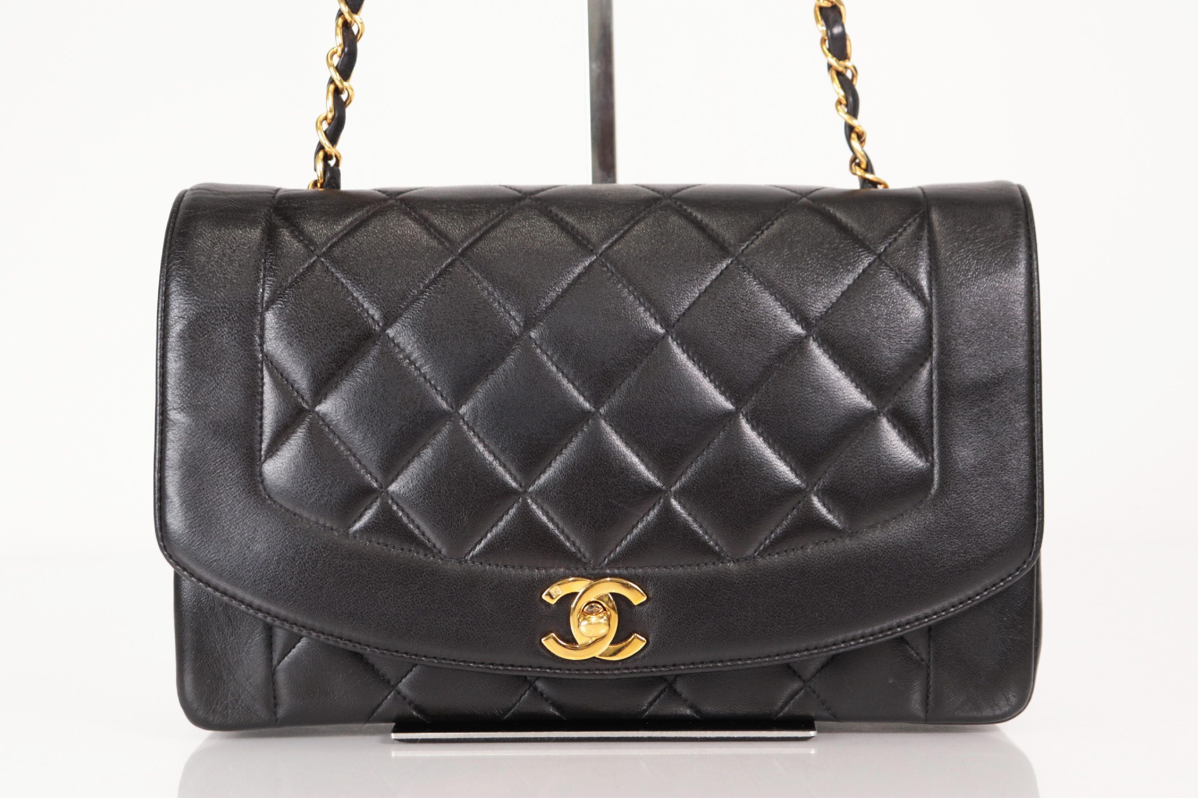 Diana 25 Lambskin Chain Shoulder Bag (Serial No. 2) — view 2