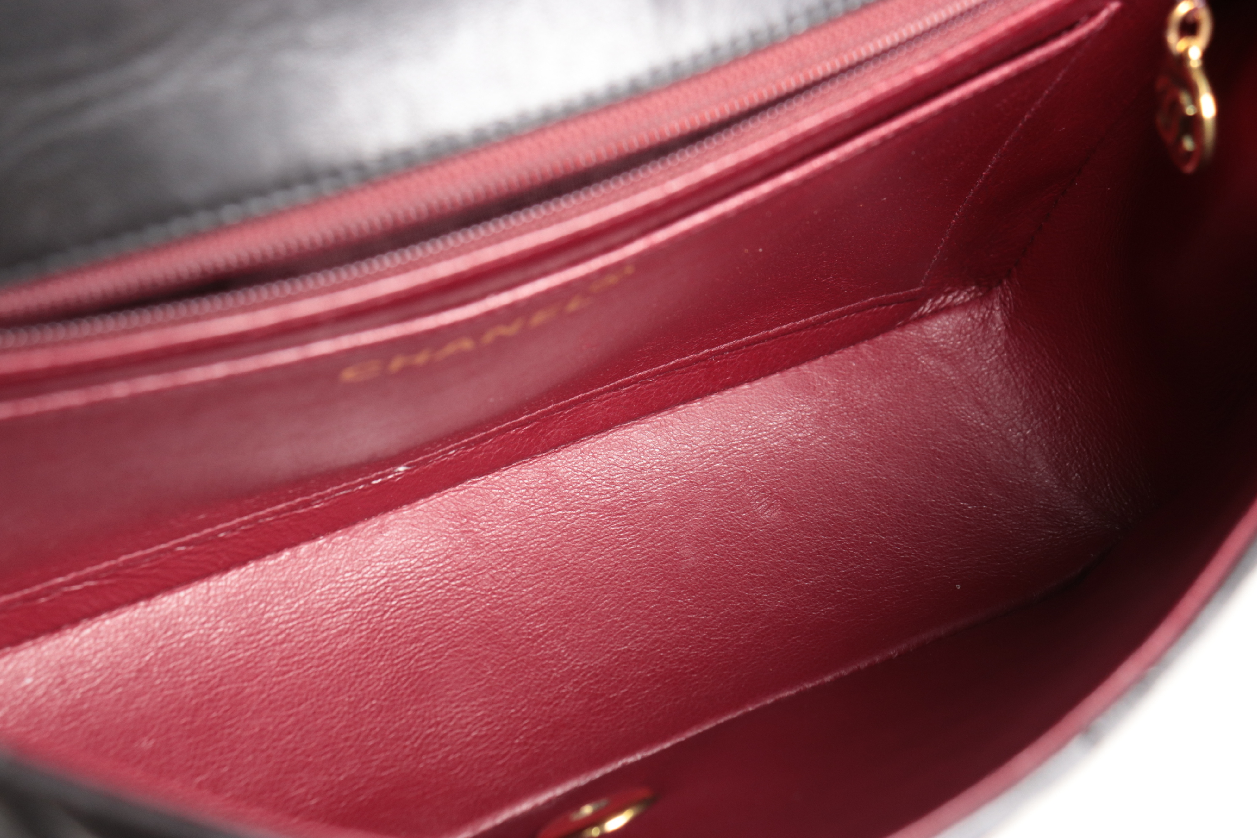 Diana 25 Lambskin Chain Shoulder Bag (Serial No. 2) — view 9