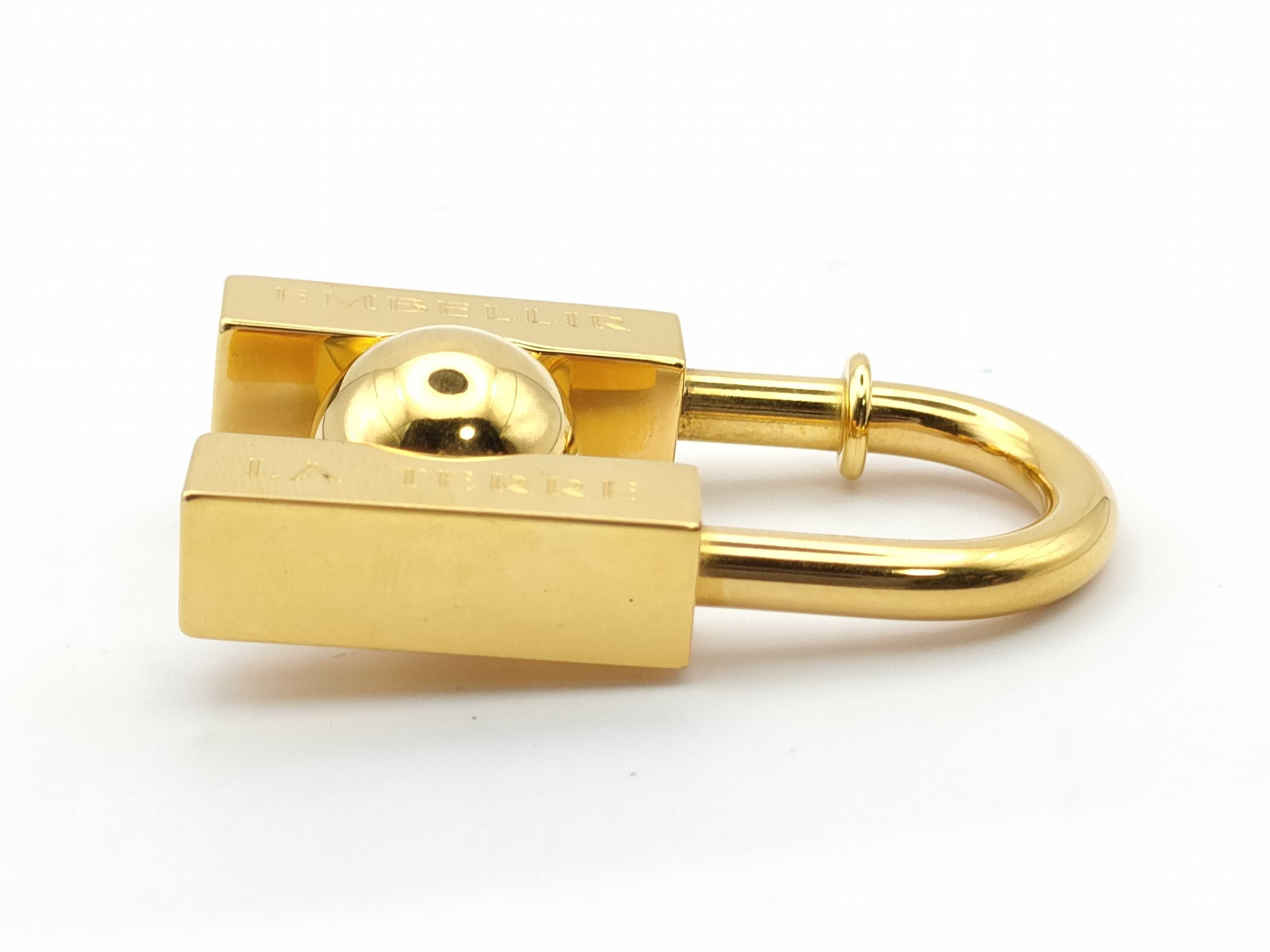accessory charm — view 4