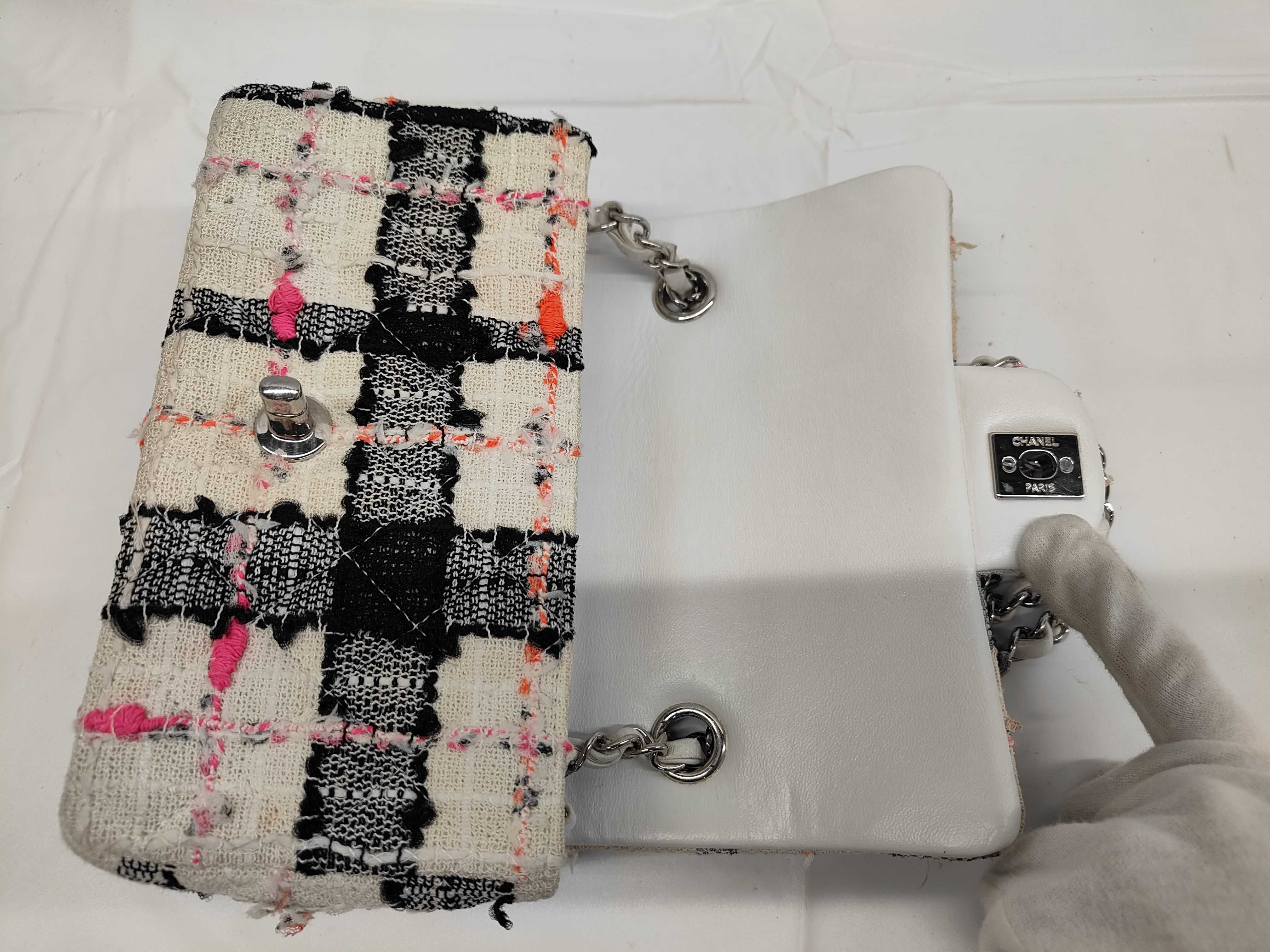 Matelassé 20 Tweed Multicolor Chain Shoulder Bag (Serial Number 29) — view 7