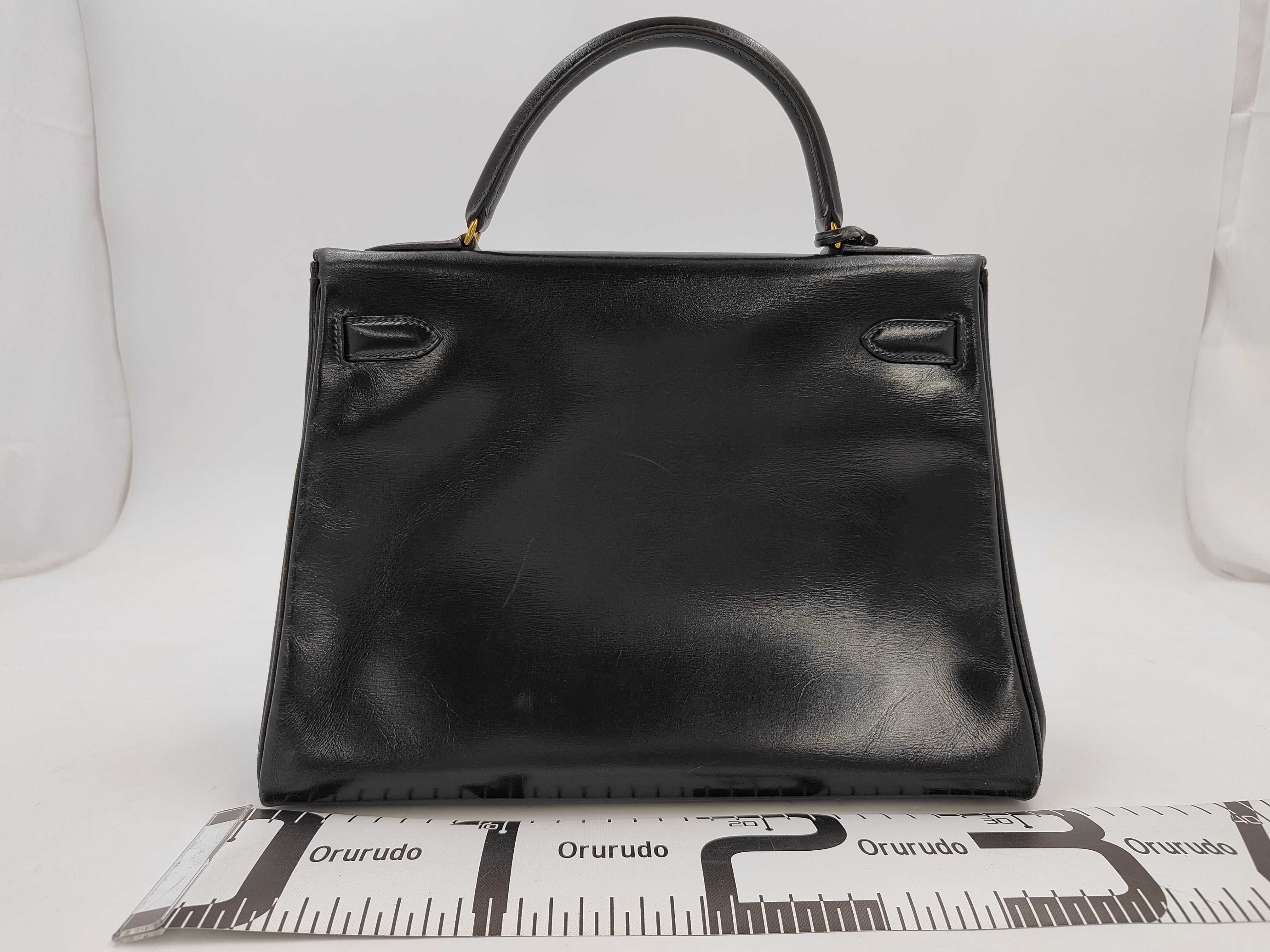 Kelly 32 Box Calf Leather, Black/Gold Hardware, S Stamped Handbag — view 2