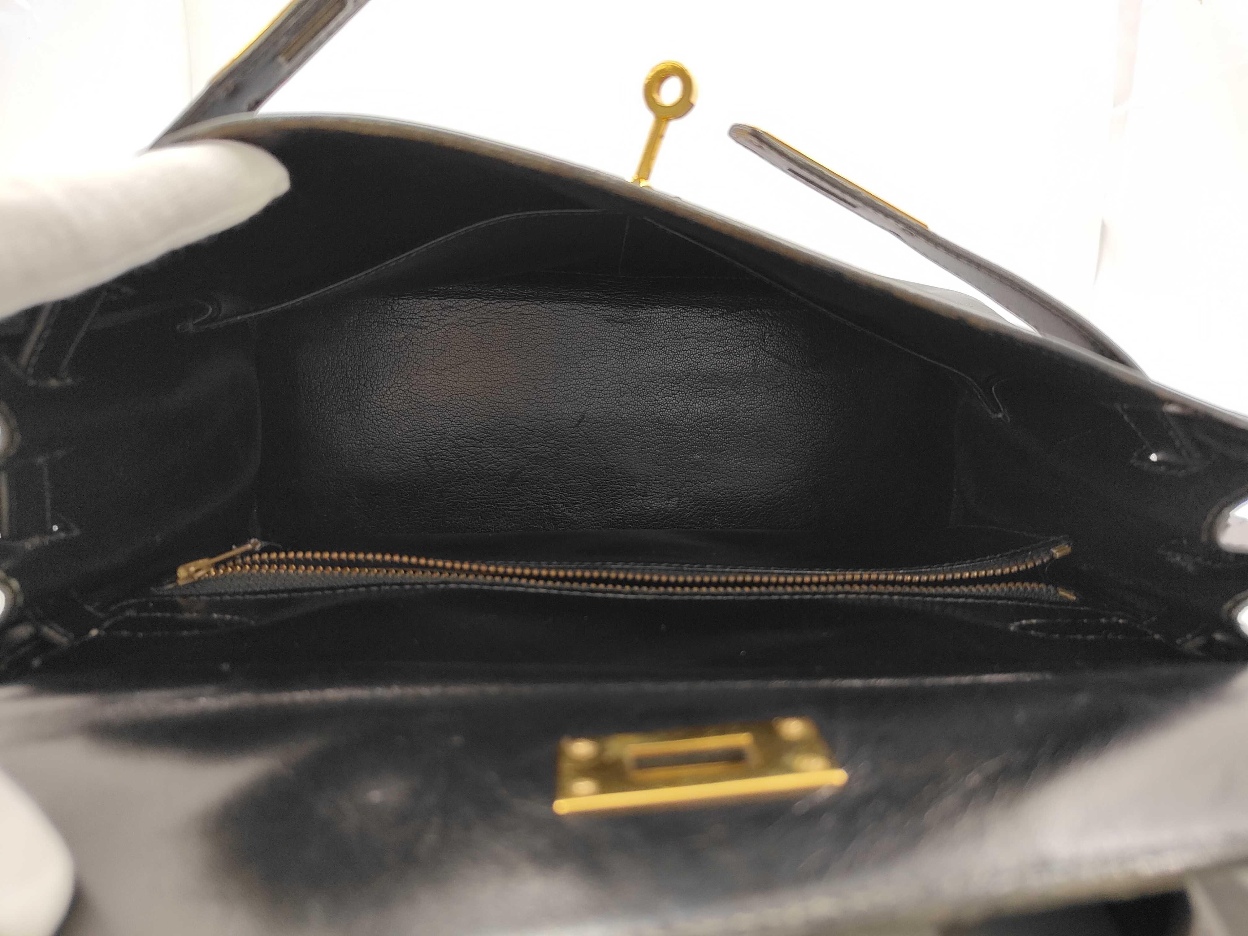 Kelly 32 Box Calf Leather, Black/Gold Hardware, S Stamped Handbag — view 13