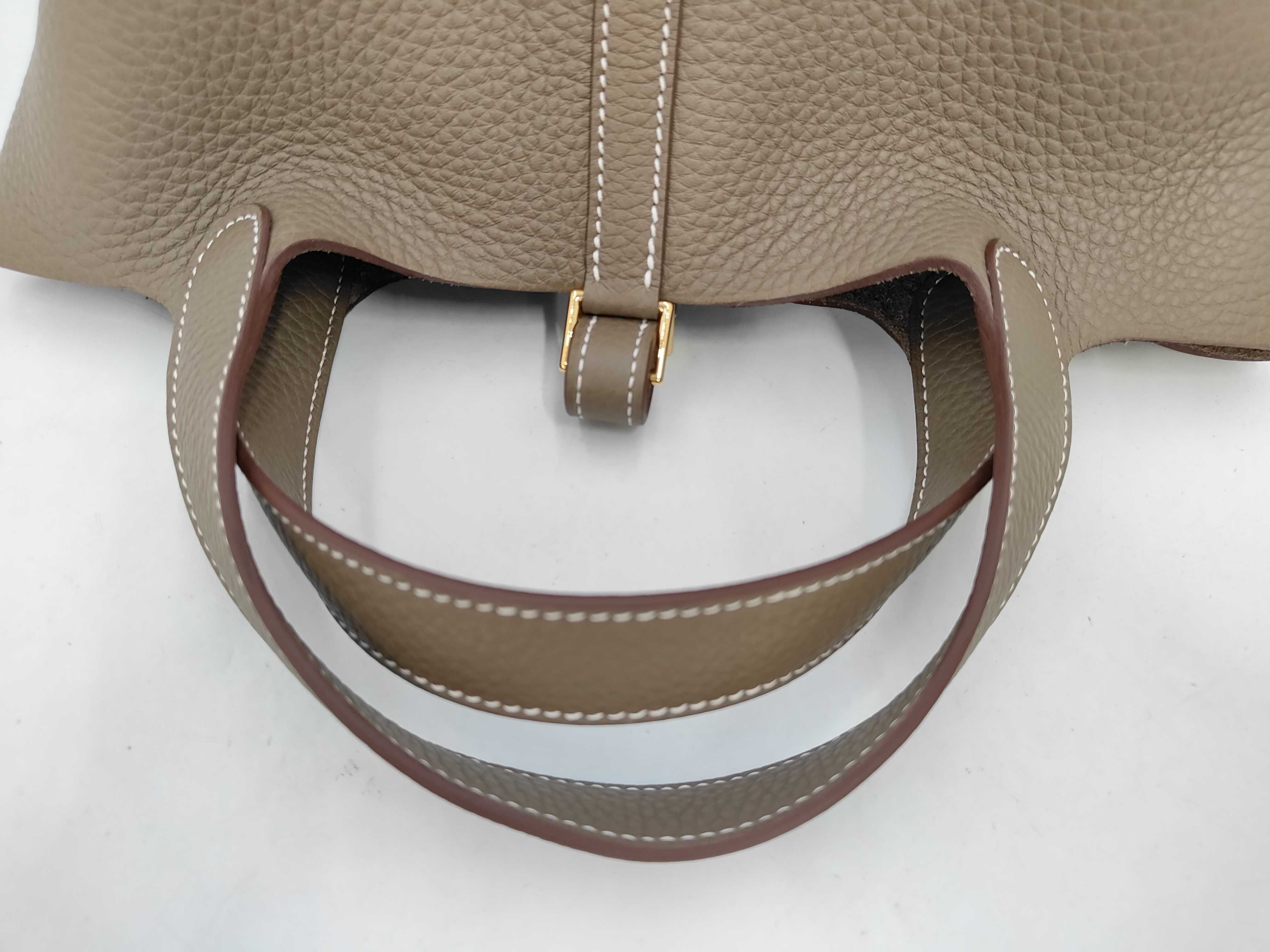 Picotin Lock 18 PM G stamp Gold hardware Taurillon Clemence Etoupe handbag — view 5