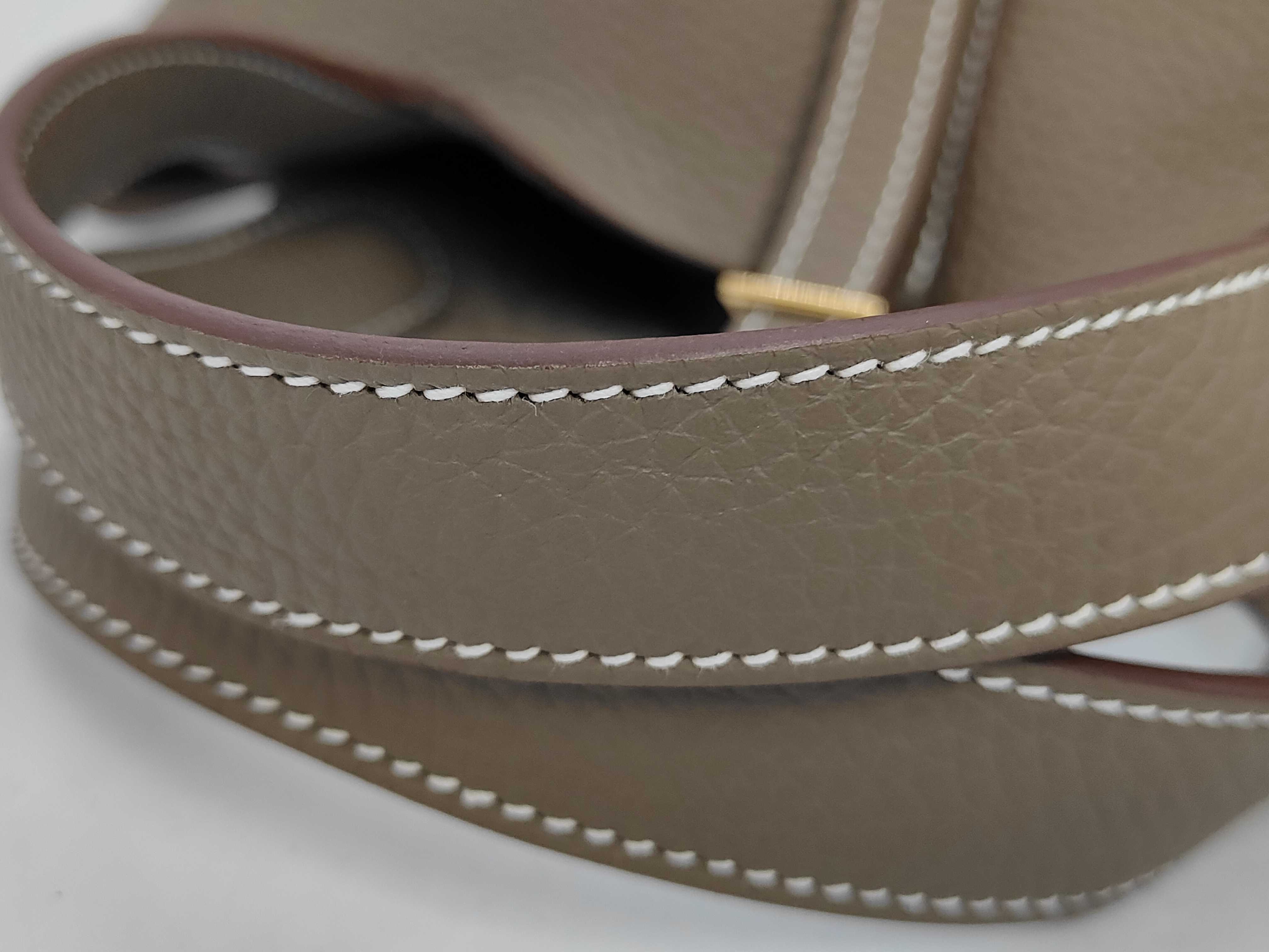 Picotin Lock 18 PM G stamp Gold hardware Taurillon Clemence Etoupe handbag — view 7