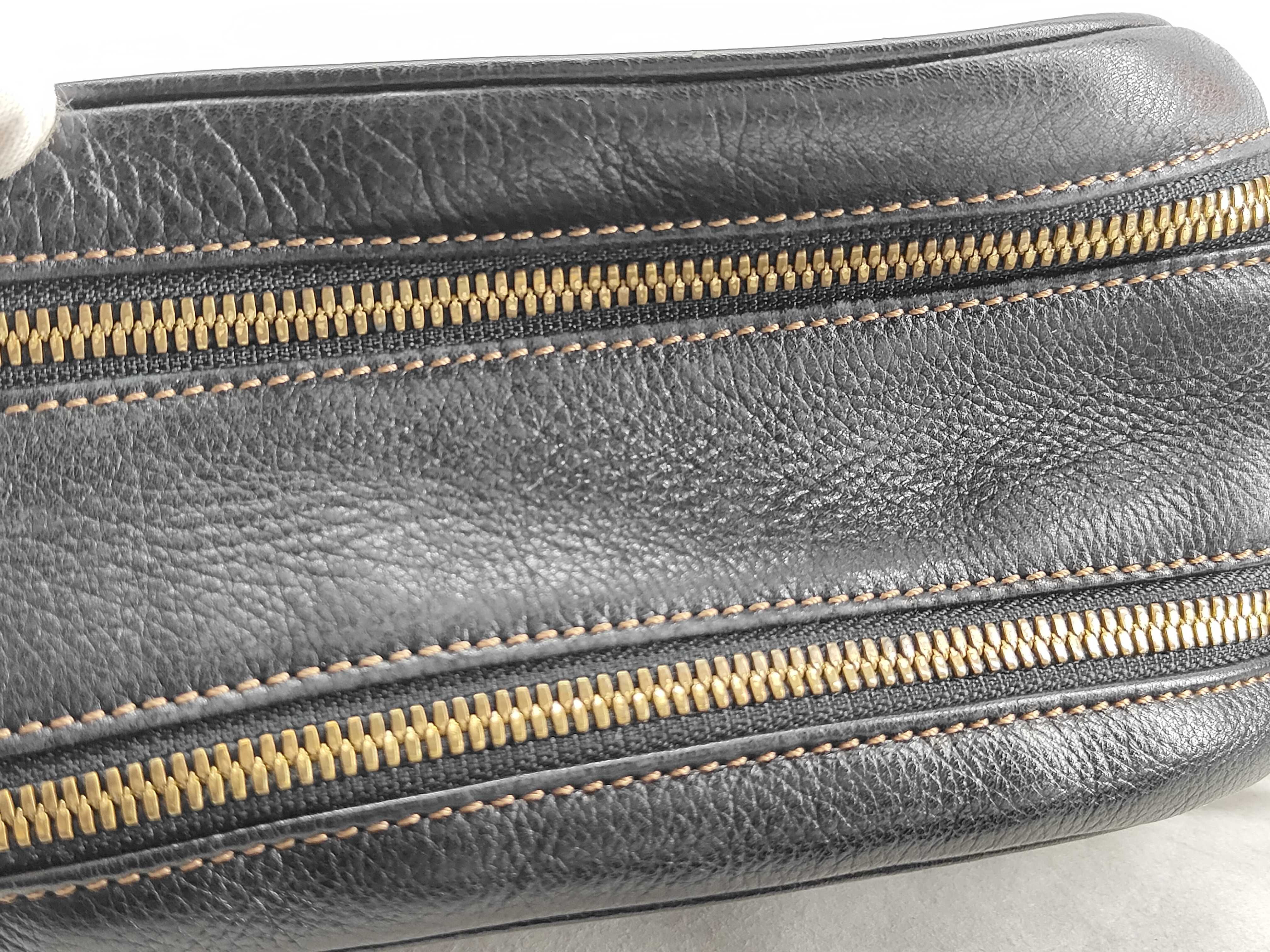 shoulder bag, leather, black, Anagram design. — view 15