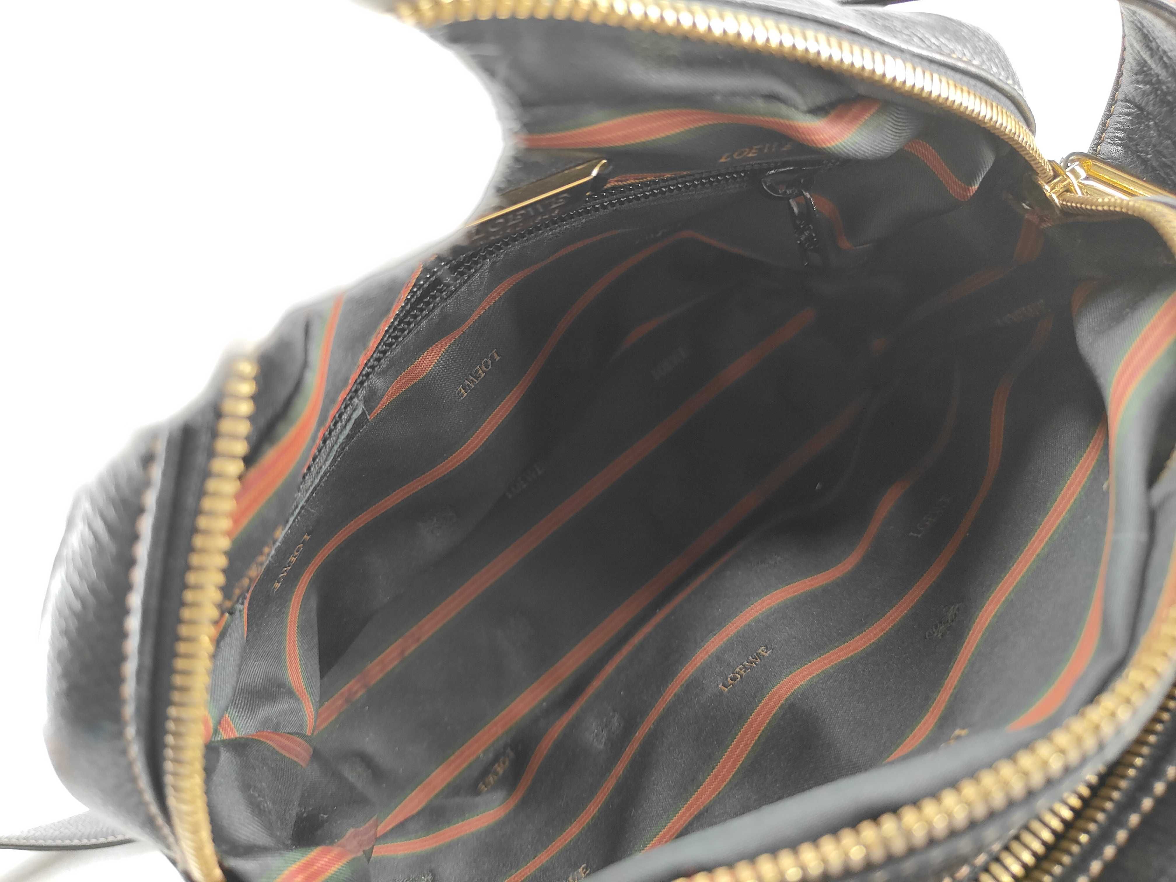 shoulder bag, leather, black, Anagram design. — view 9