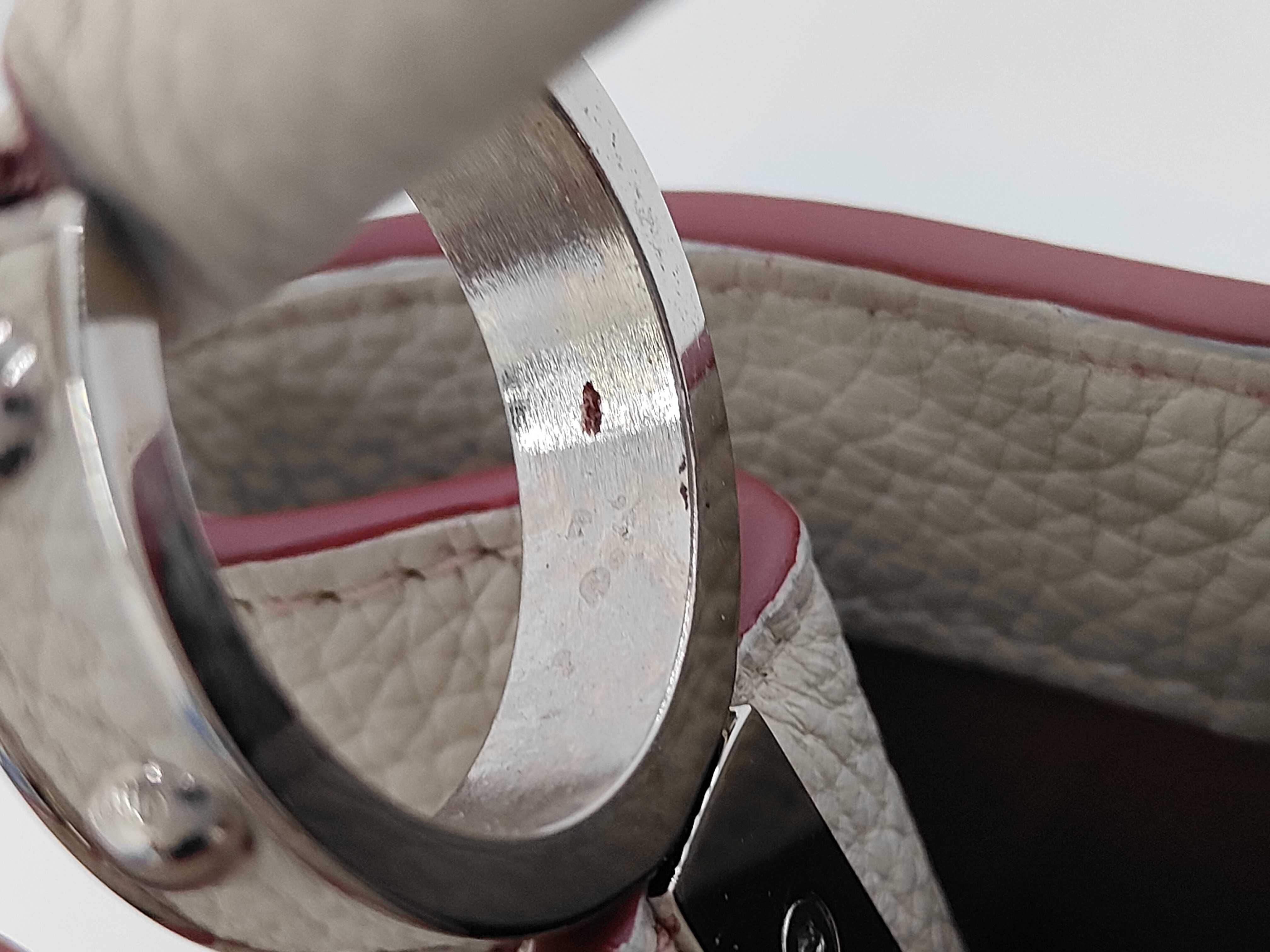 Capucines MM White Handbag — view 11