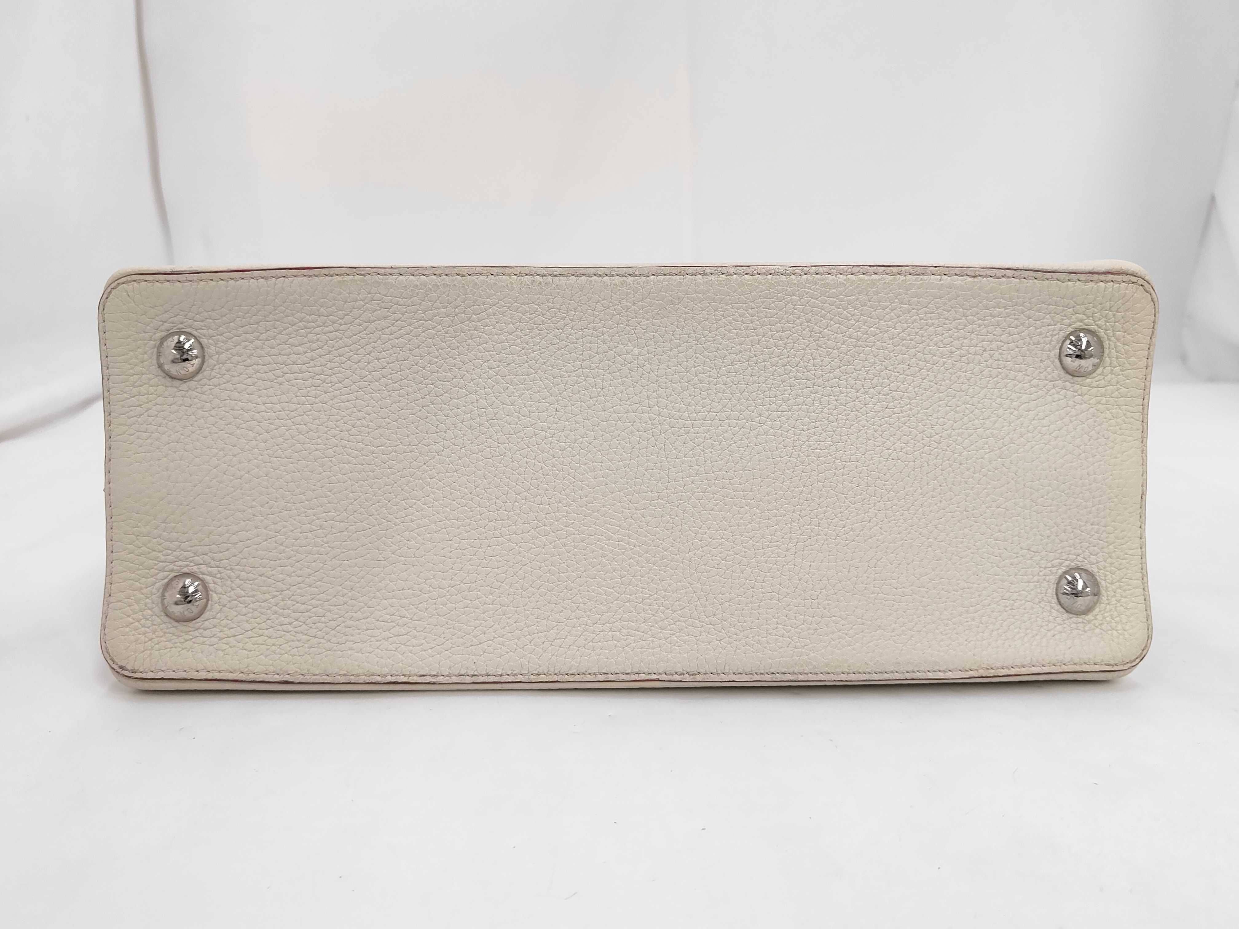 Capucines MM White Handbag — view 3