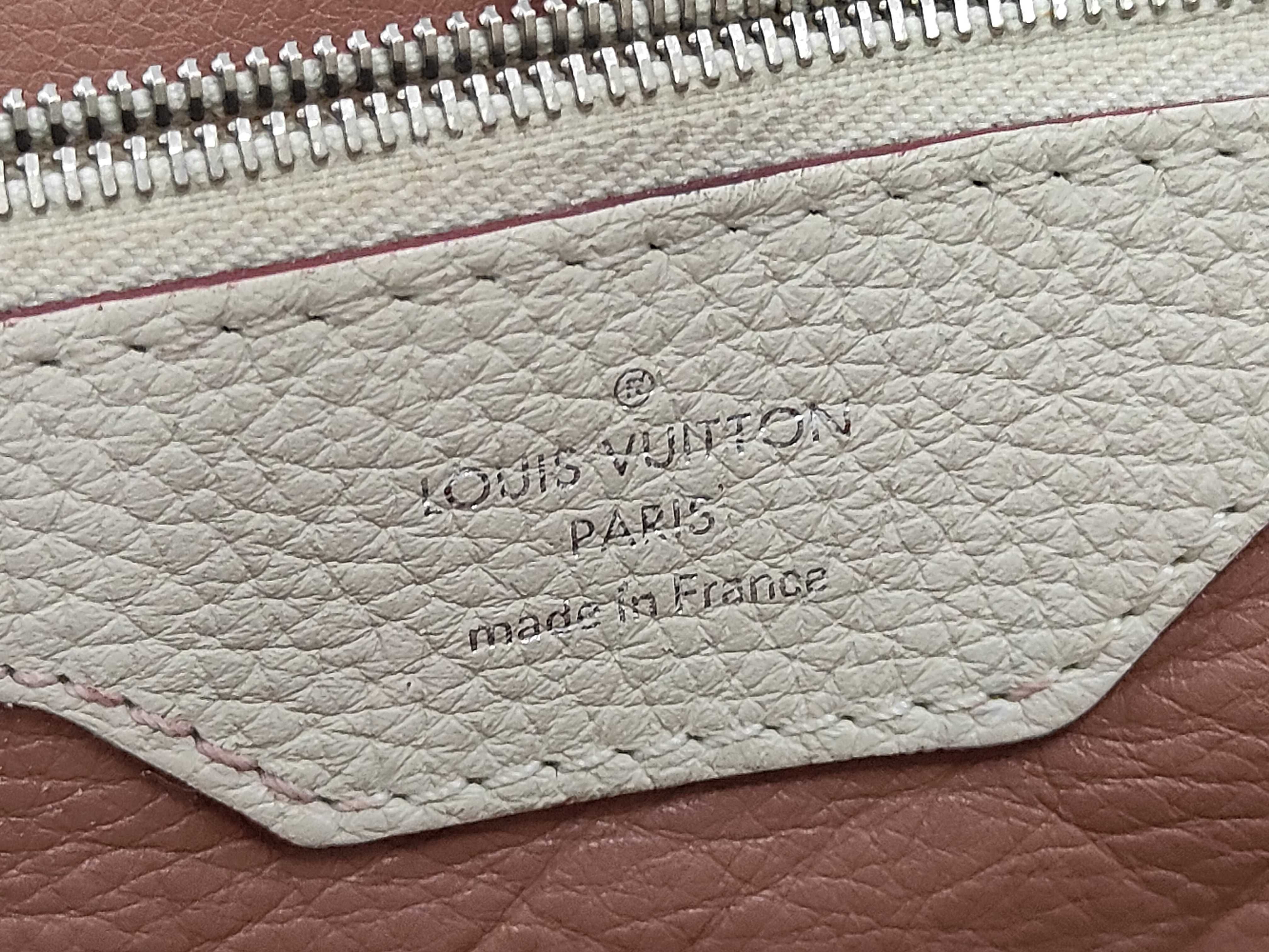 Capucines MM White Handbag — view 9