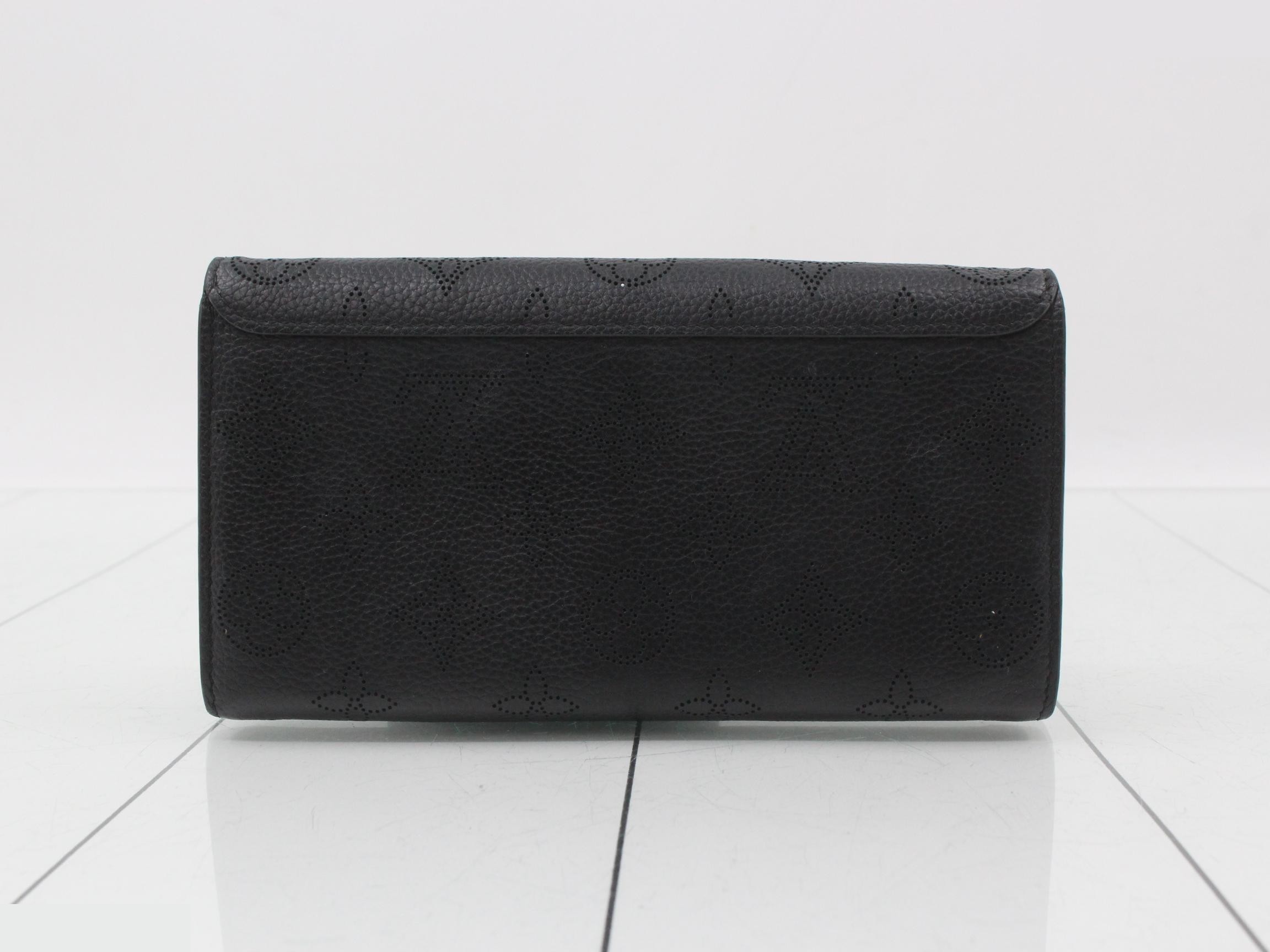 Portefeuille Iris Bi-fold Long Wallet, Black/Noir — view 2