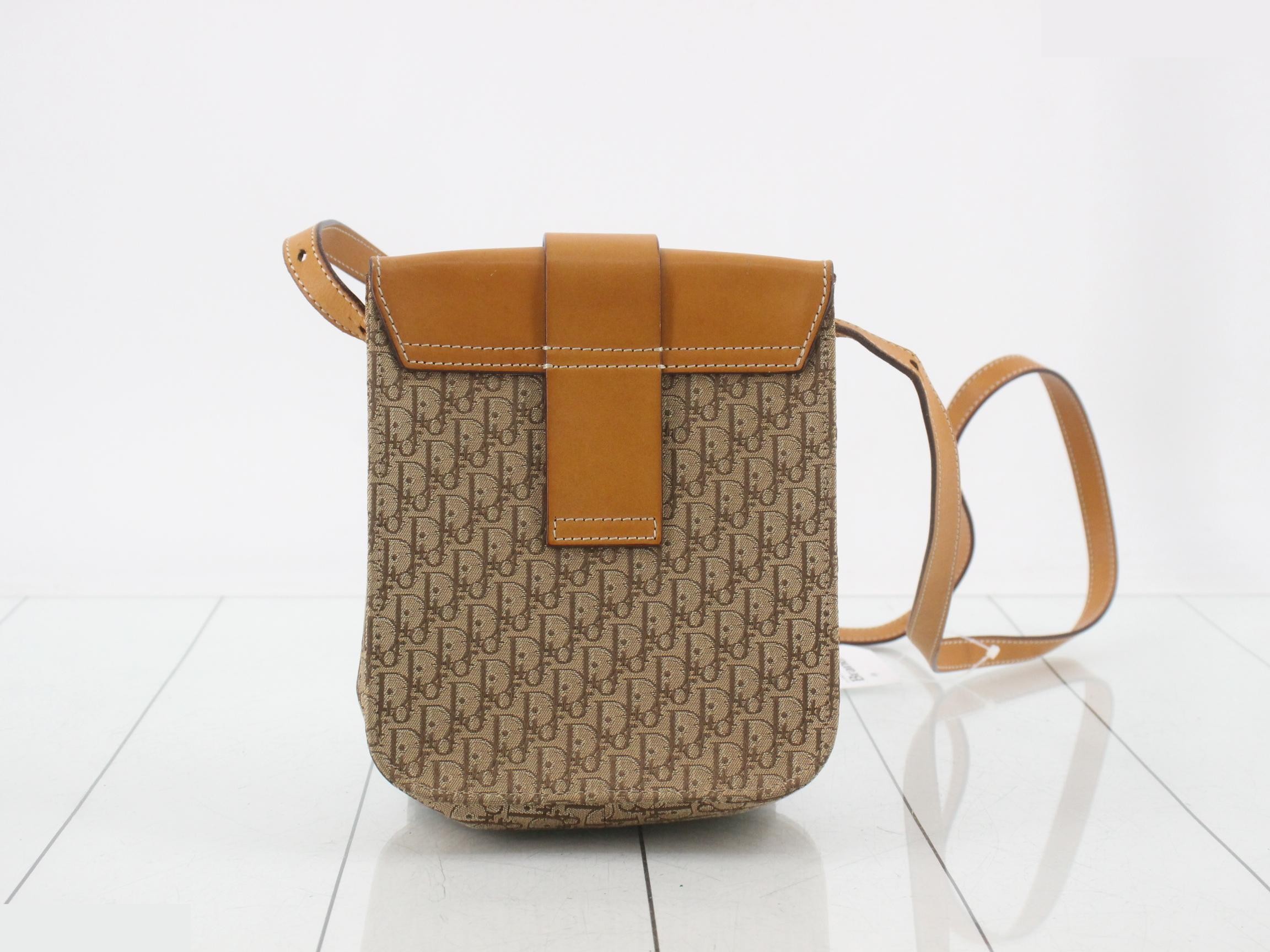 Trotter Canvas Leather Shoulder Bag — view 2