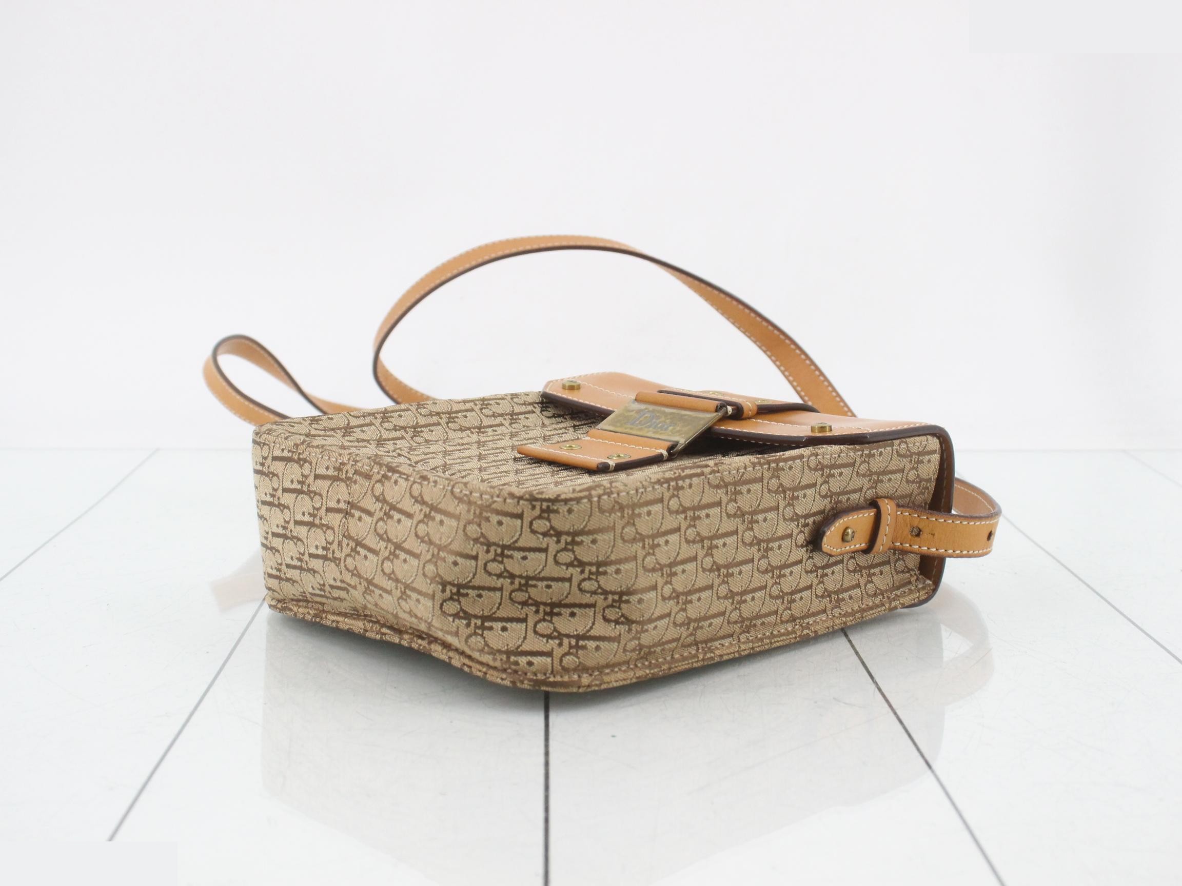 Trotter Canvas Leather Shoulder Bag — view 6