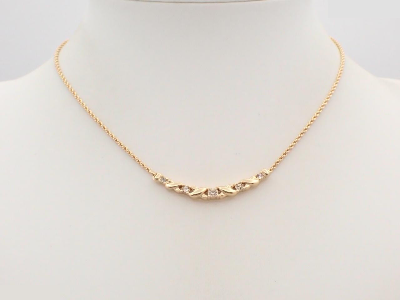 Other lines: Precious metals, necklaces, pendants, chains approximately 40cm long. — view 3