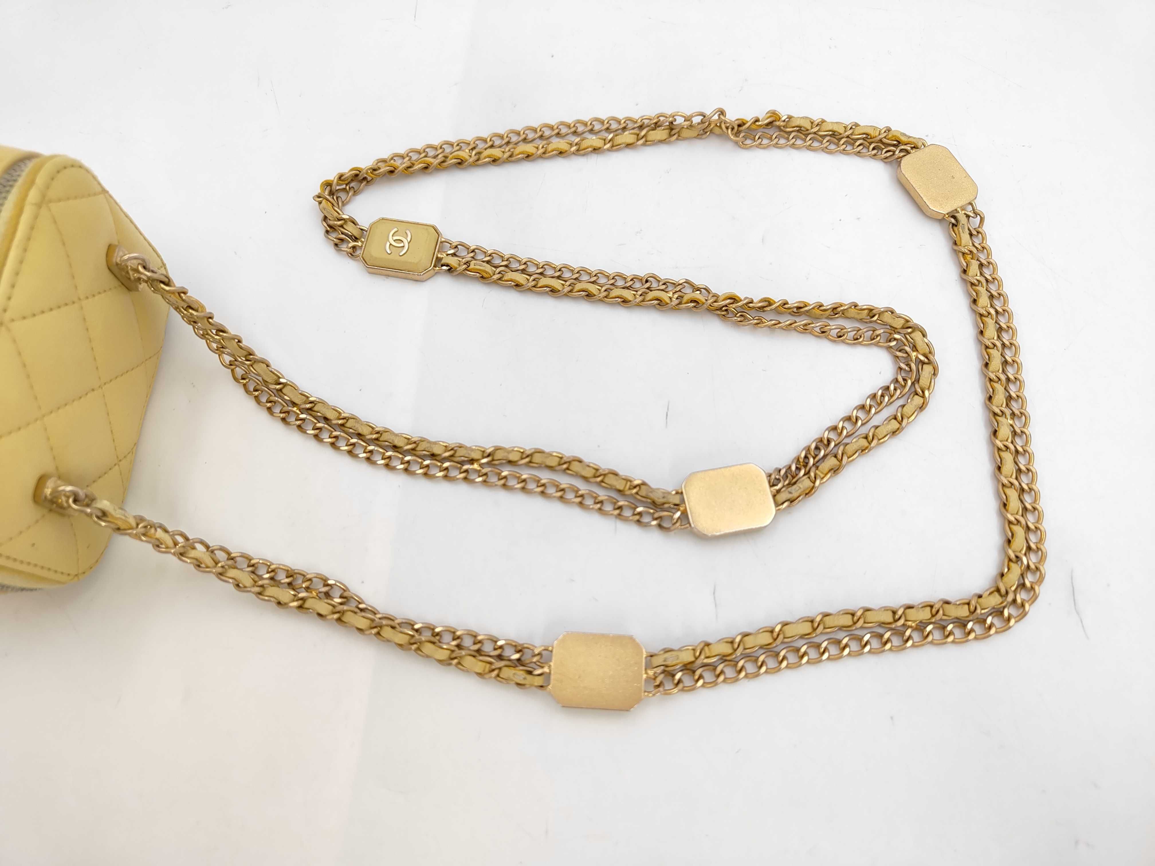 Matelassé Box Chain Shoulder Bag — view 5